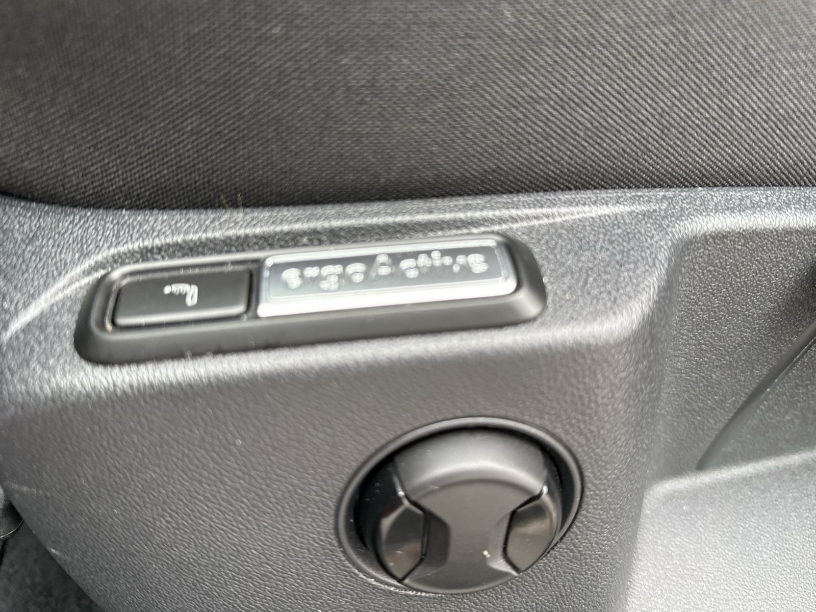 Volkswagen T-Roc 2.0 R-LINE BLACKSTYLE ACC 18Z NAVI CARPLAY