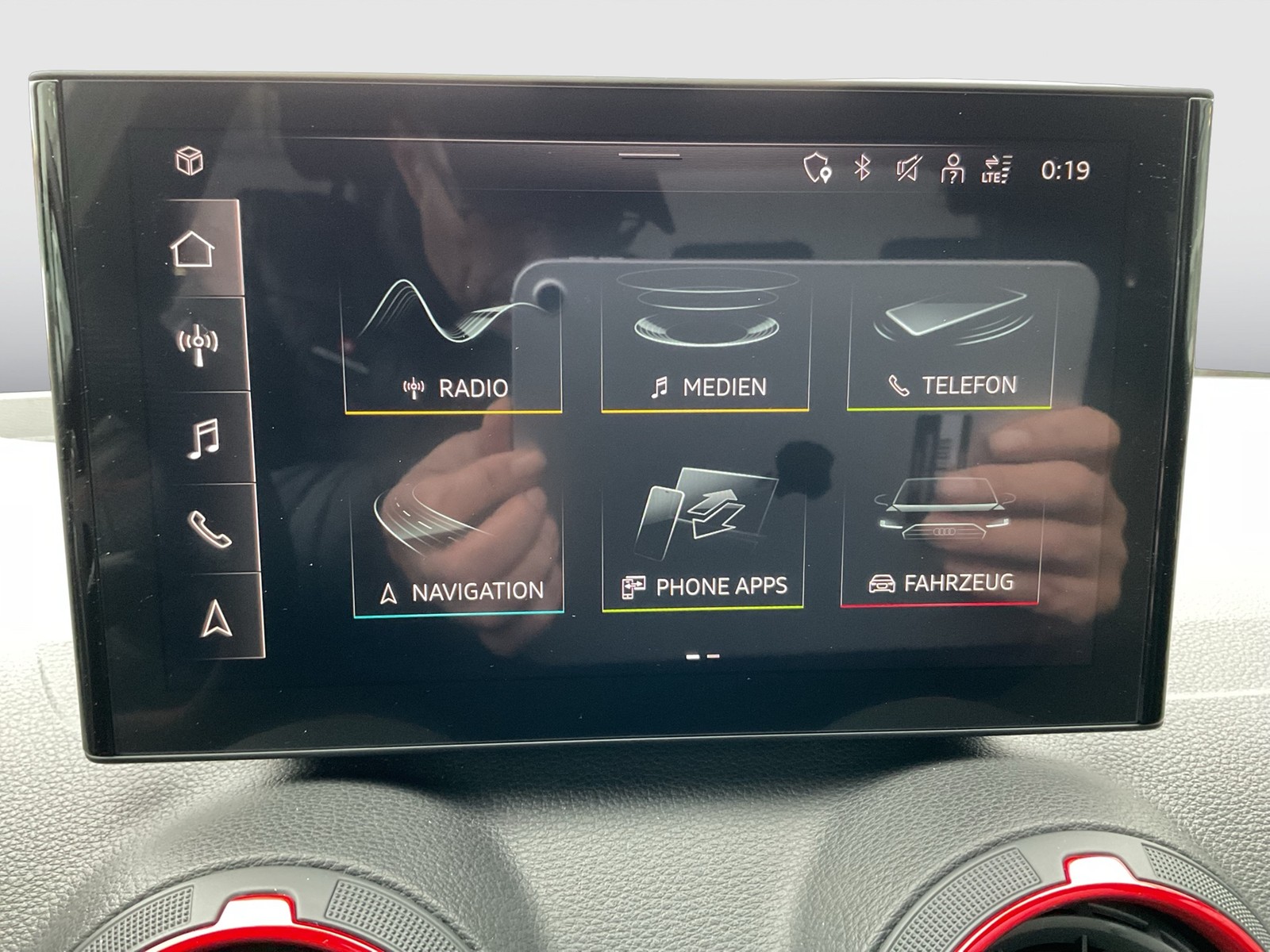 Audi Q2 35 S LINE BLACKPAK PANO AHK LM18 CARPLAY