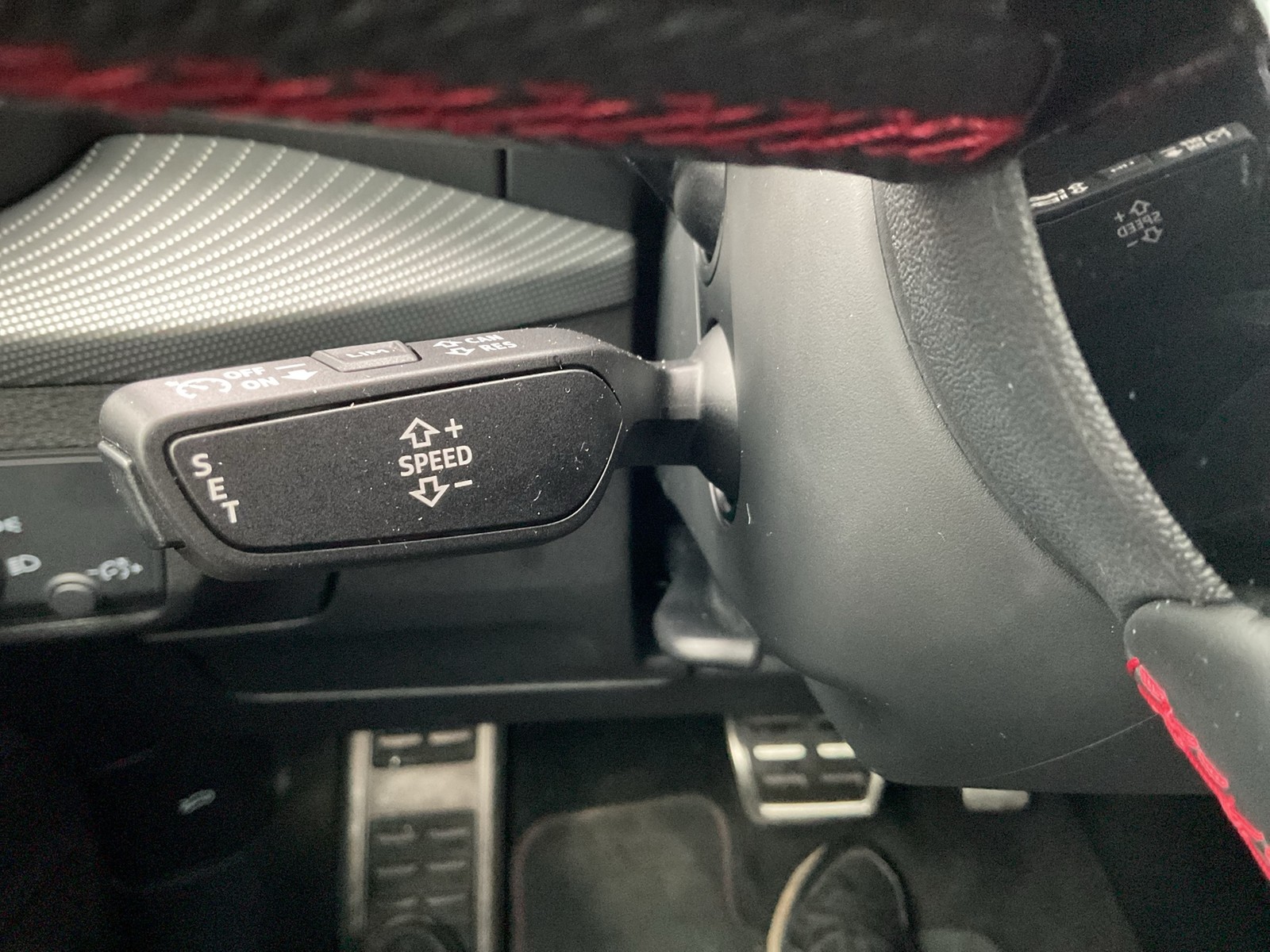 Audi Q2 35 S LINE BLACKPAK PANO AHK LM18 CARPLAY