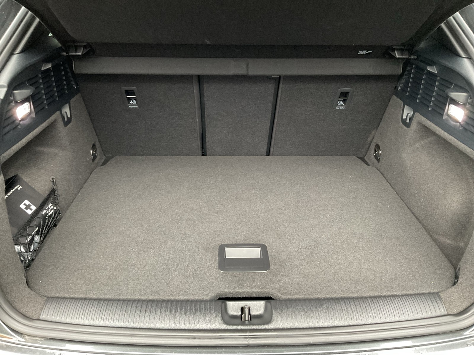 Audi Q2 35 S LINE BLACKPAK PANO AHK LM18 CARPLAY