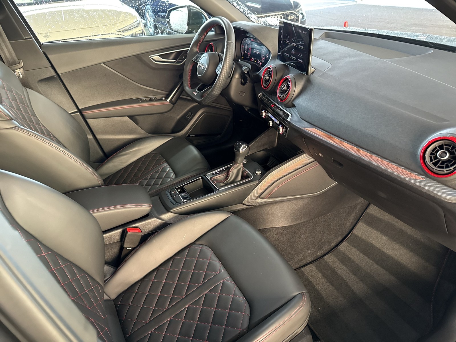 Audi Q2 35 S LINE BLACKPAK PANO AHK LM18 CARPLAY