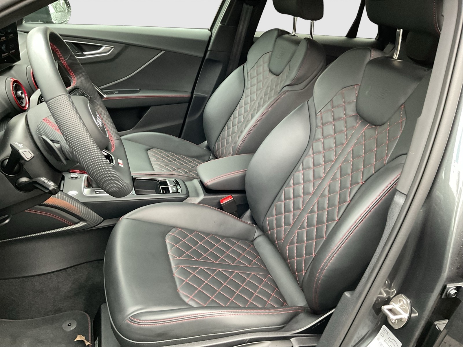 Audi Q2 35 S LINE BLACKPAK PANO AHK LM18 CARPLAY