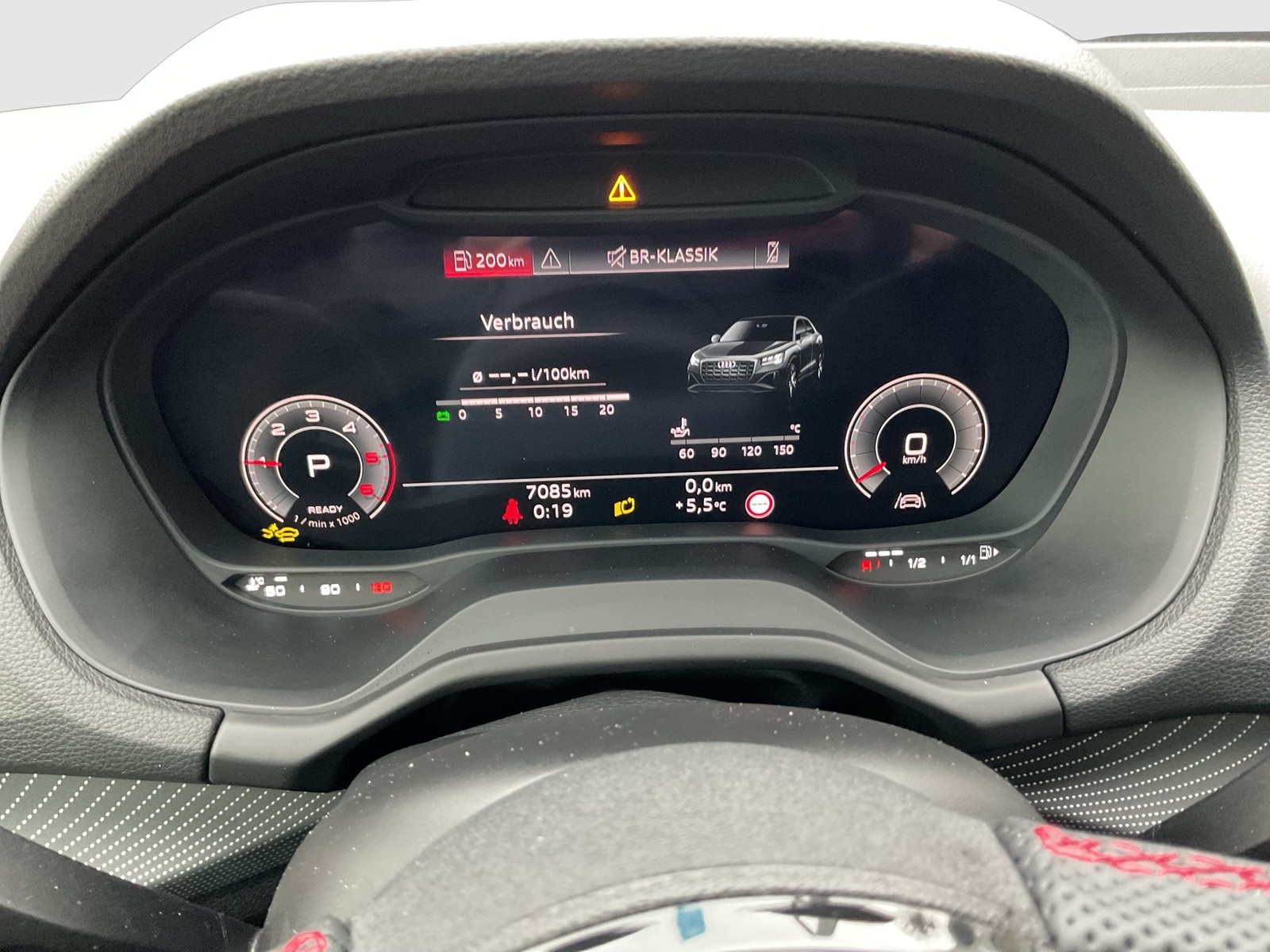 Audi Q2 35 S LINE BLACKPAK PANO AHK LM18 CARPLAY