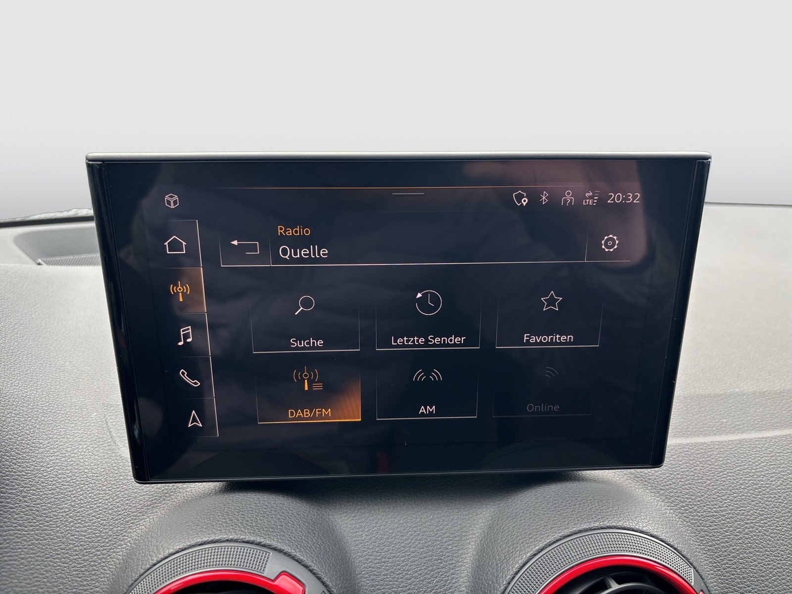 Audi Q2 35 S LINE BLACKPAK PANO AHK LM18 CARPLAY