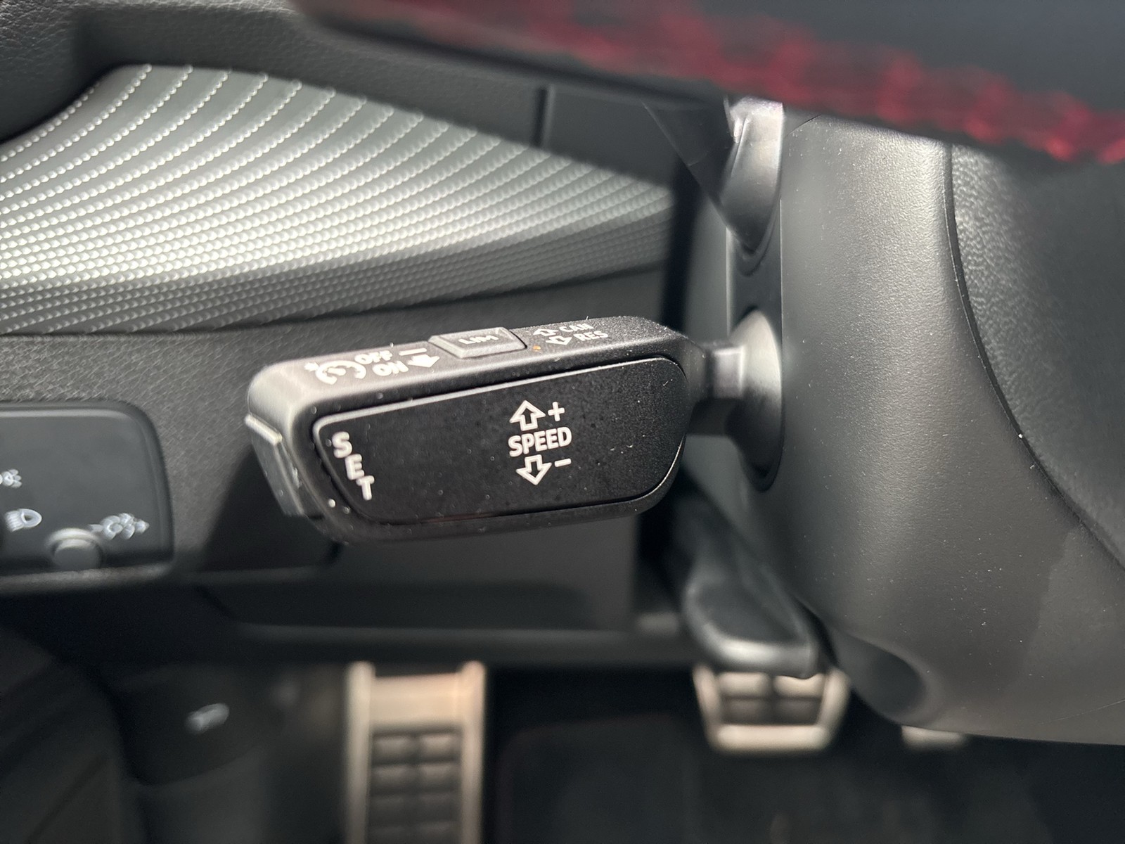 Audi Q2 35 S LINE BLACKPAK PANO AHK LM18 CARPLAY