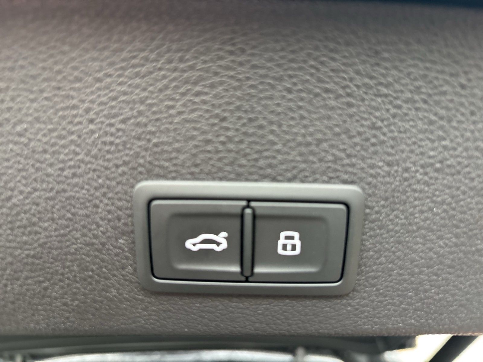 Audi Q2 35 S LINE BLACKPAK PANO AHK LM18 CARPLAY