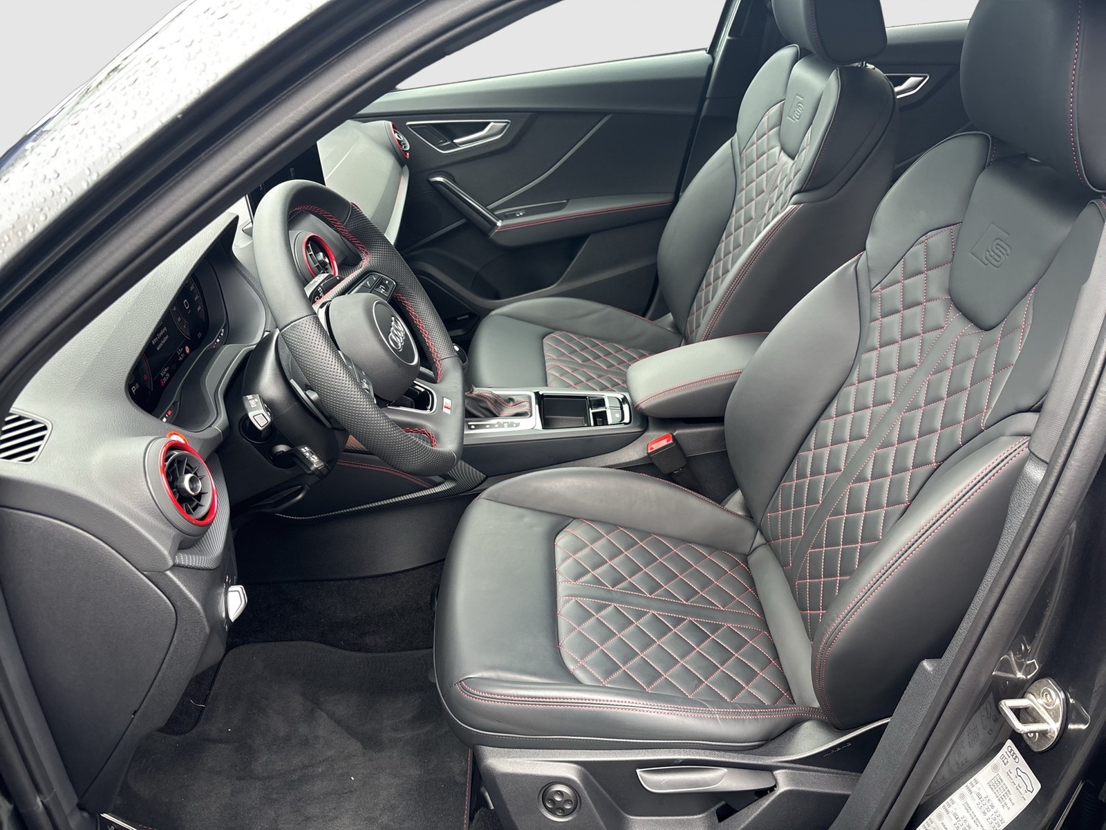 Audi Q2 35 S LINE BLACKPAK PANO AHK LM18 CARPLAY