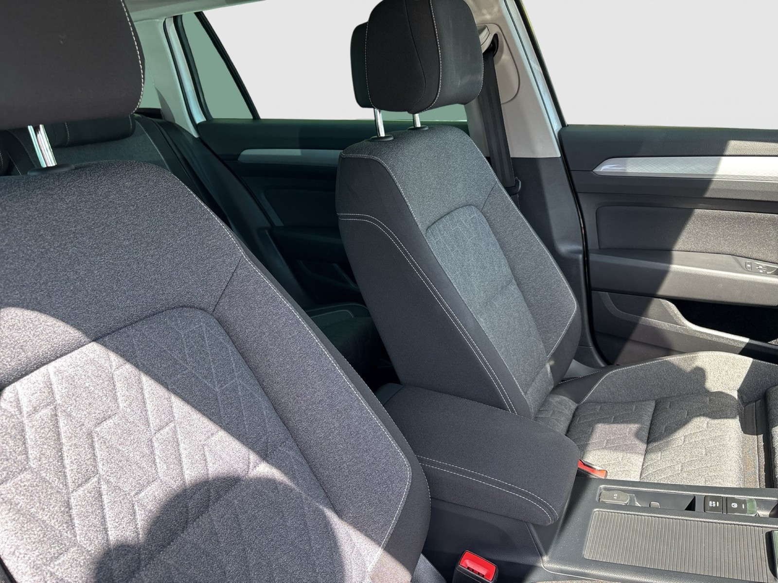 Volkswagen Passat Variant 2.0 BUSINESS AHK CAM ACC NAVI