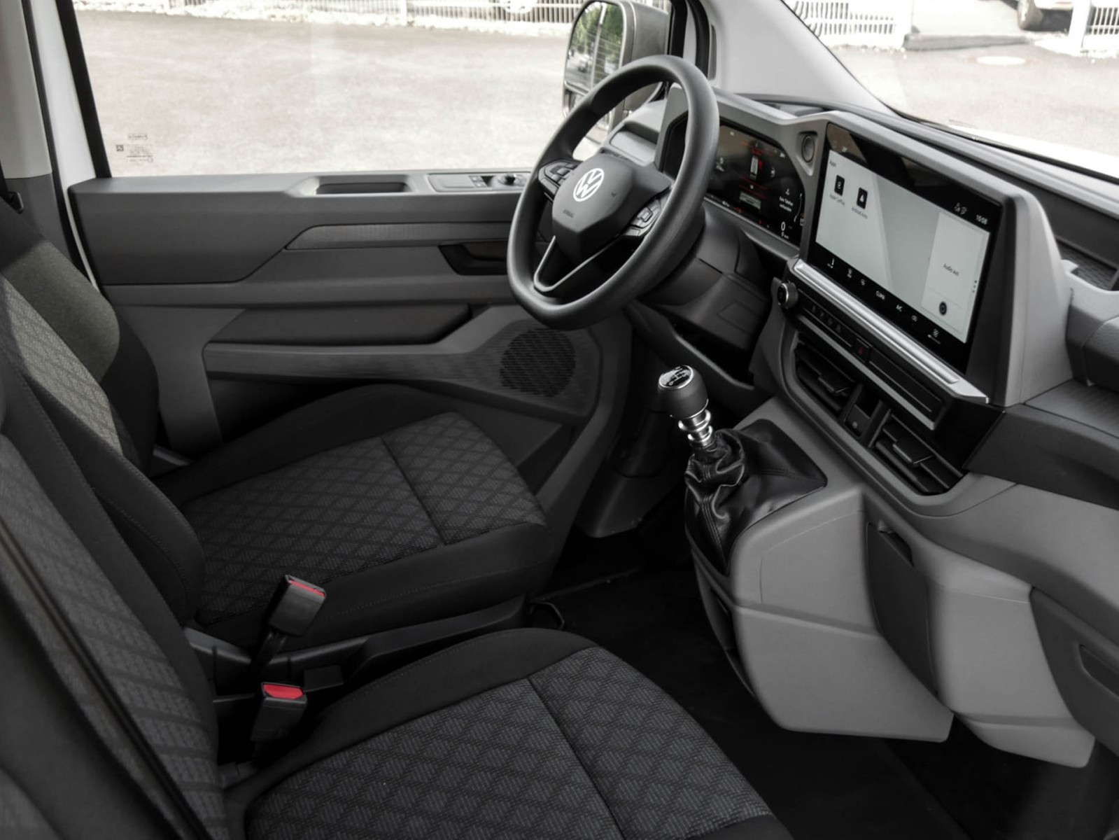 Volkswagen T7 Transporter KR KASTEN CAM AHK-VORB. HOLZBODEN