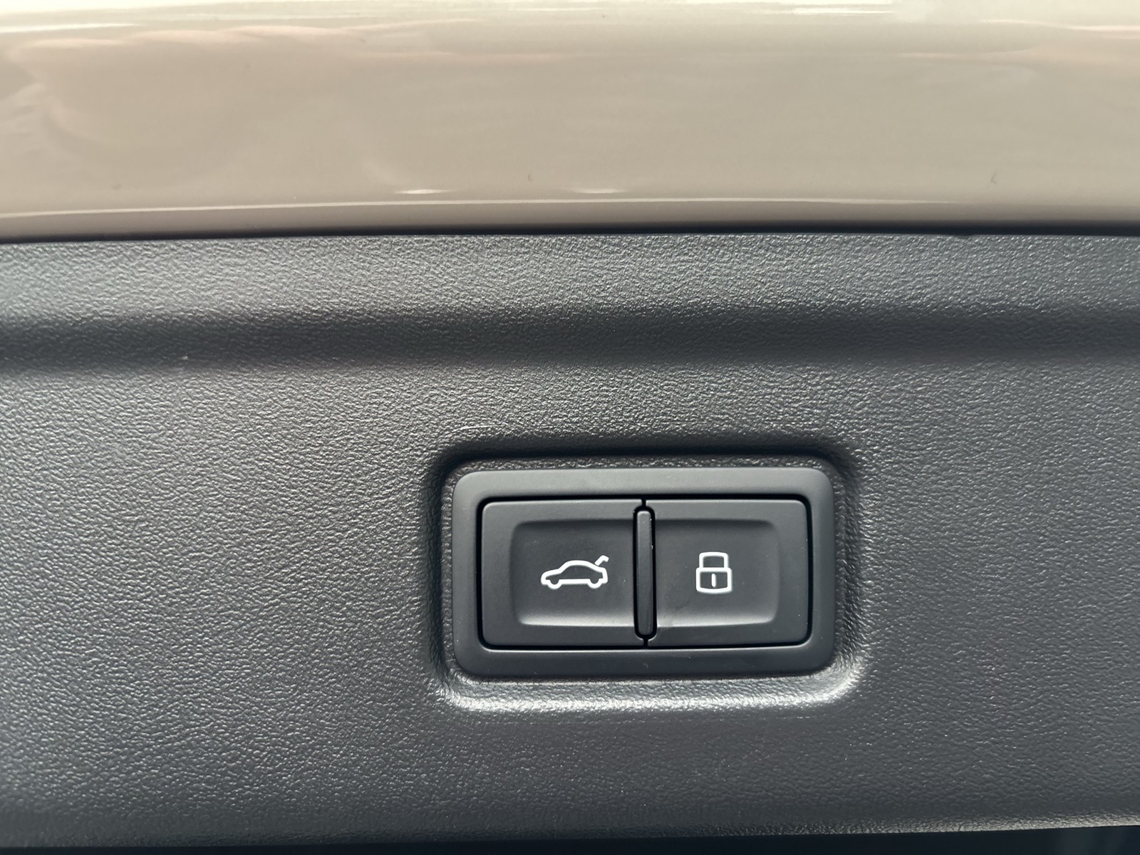 Audi A6 e-tron Avant quattro S LINE PANO B&O AHK LM21