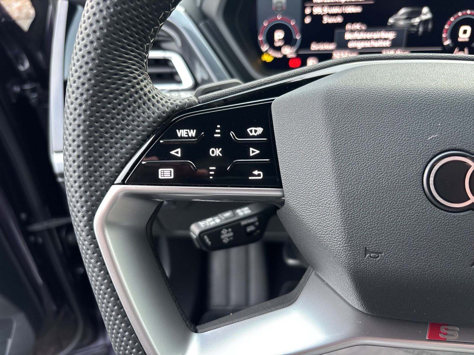 Audi Q4 e-tron Sportback 45 quattro S LINE AHK LM21