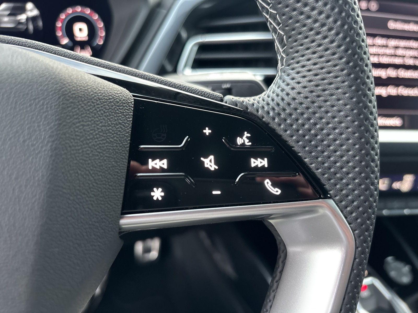 Audi Q4 e-tron Sportback 45 quattro S LINE AHK LM21