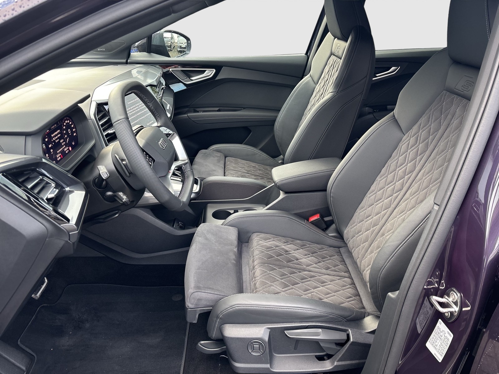 Audi Q4 e-tron Sportback 45 quattro S LINE AHK LM21