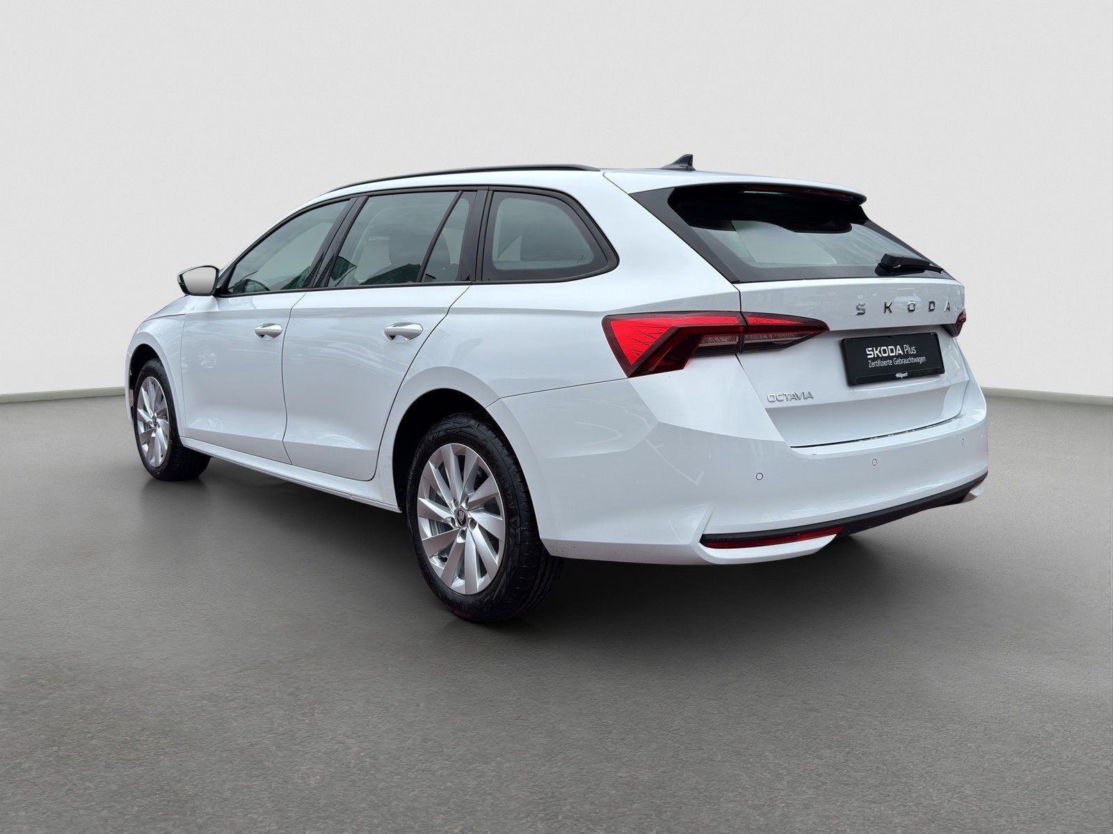 Skoda Octavia Combi 2.0 SELECTION AHK NAVI LM17 SITZHZ
