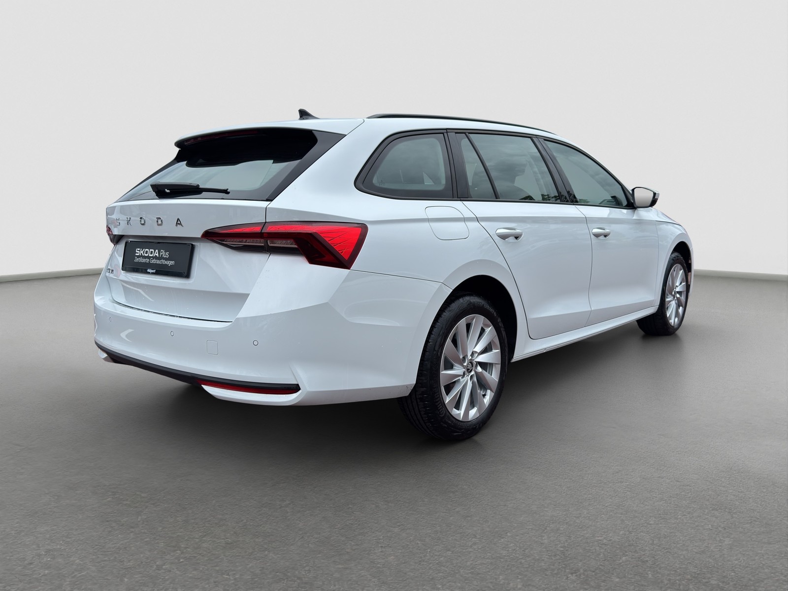 Skoda Octavia Combi 2.0 SELECTION AHK NAVI LM17 SITZHZ