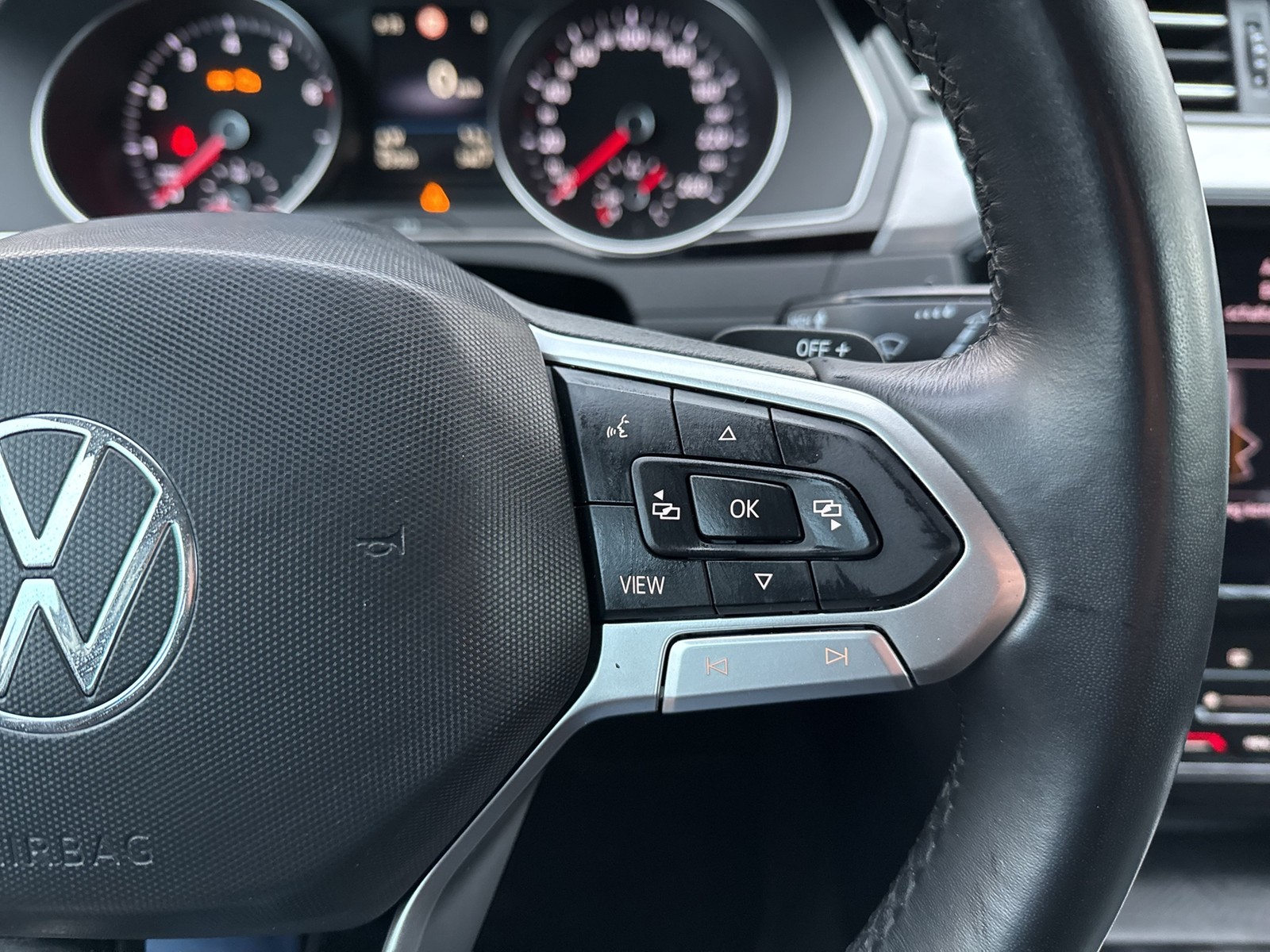 Volkswagen Passat Variant 1.5 BUSINESS CAM ACC NAVI SITZHZ.