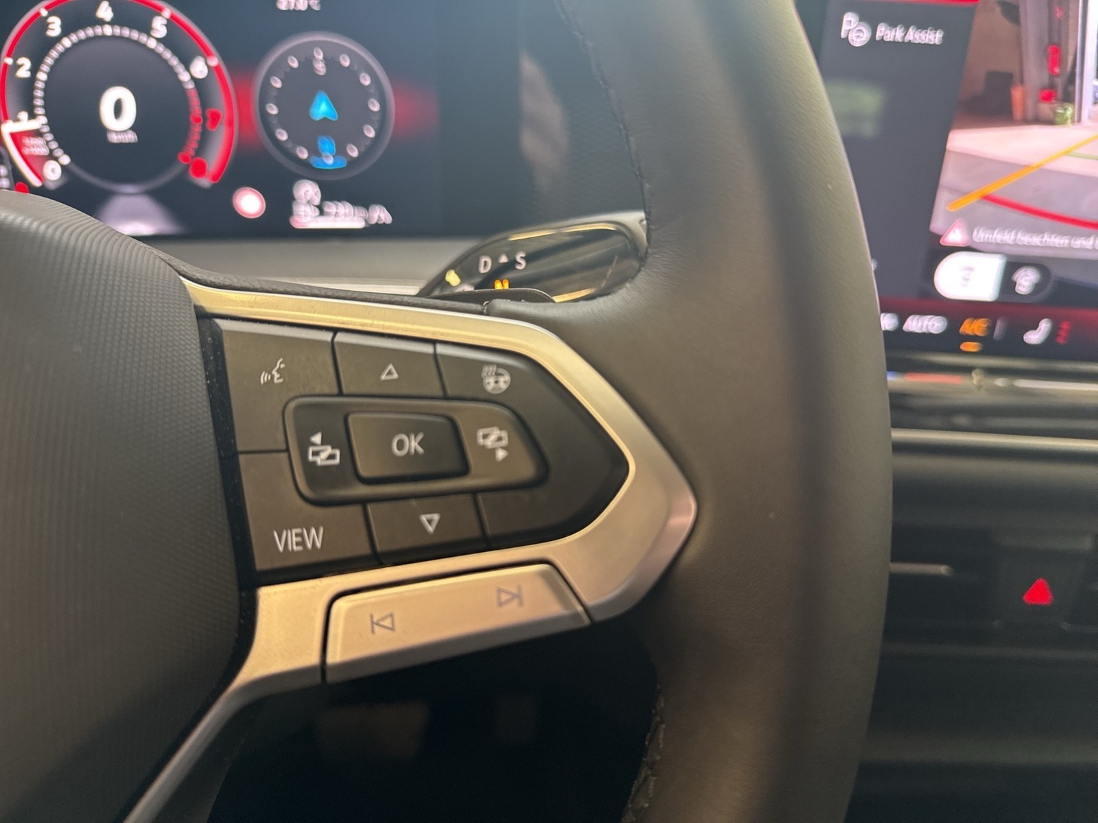 Volkswagen Tayron 1.5 eTSI LIFE 7SITZE 360CAM ACC LM18 NAVI