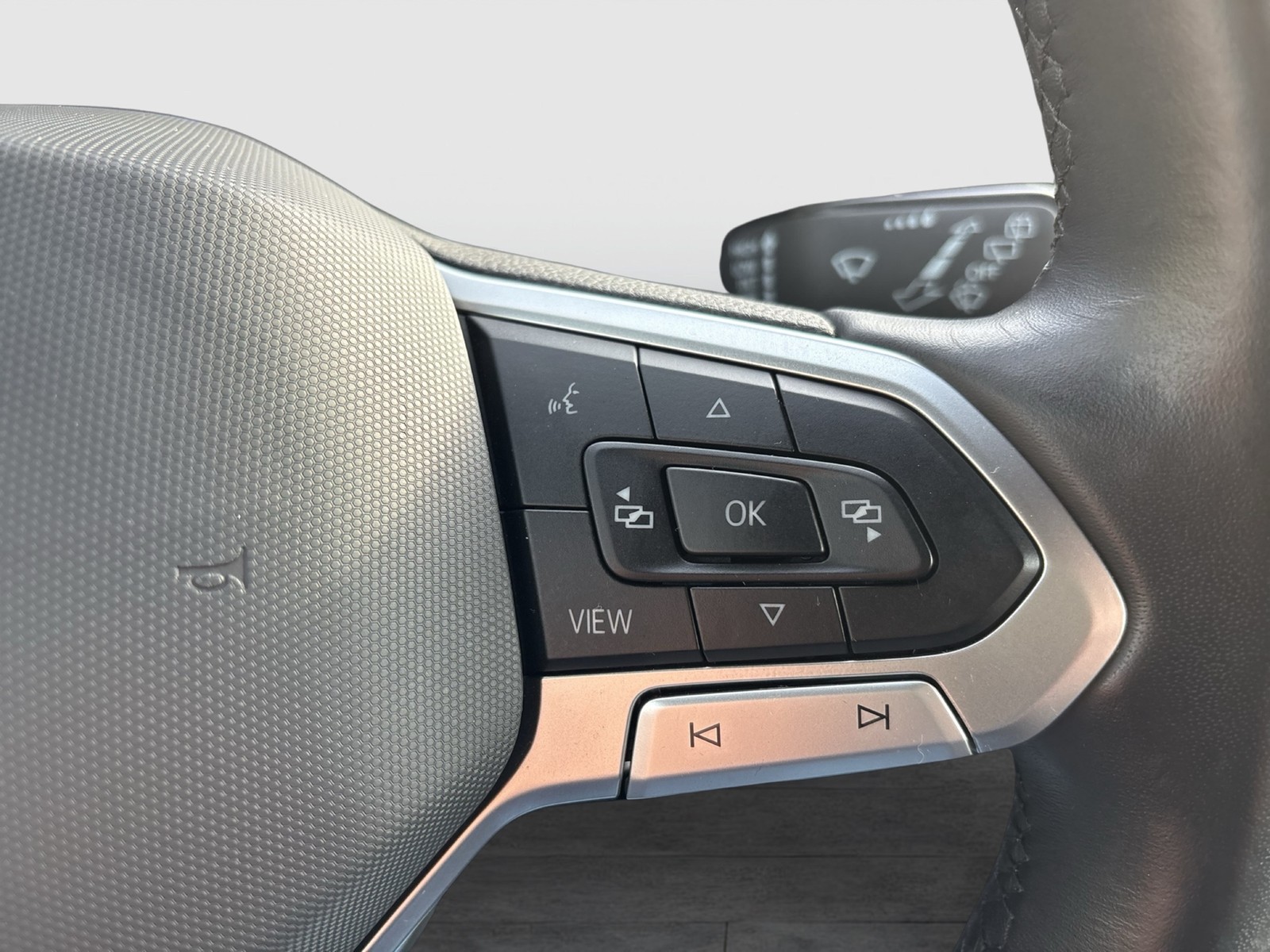 Volkswagen Taigo 1.0 R-LINE BLACK STYLE CAM ACC LM18 NAVI