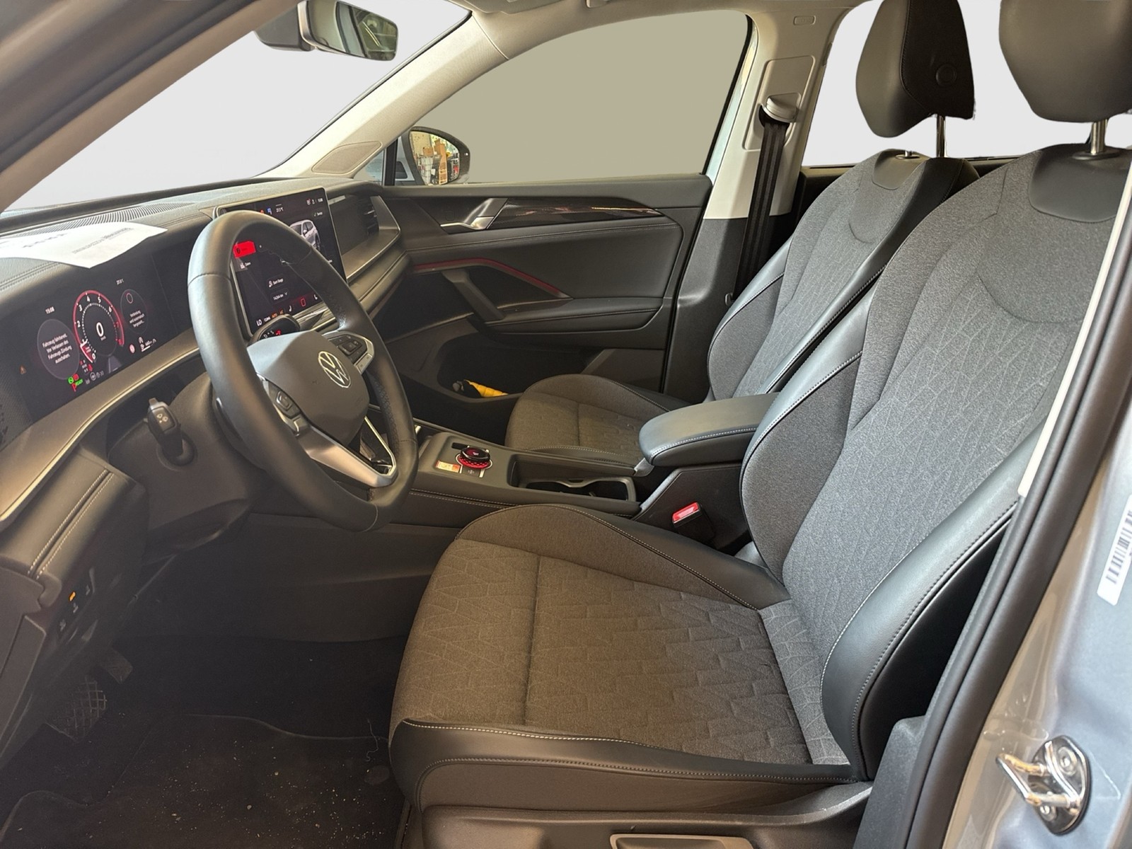 Volkswagen Tayron 1.5 eTSI LIFE 7SITZE 360CAM ACC LM18 NAVI