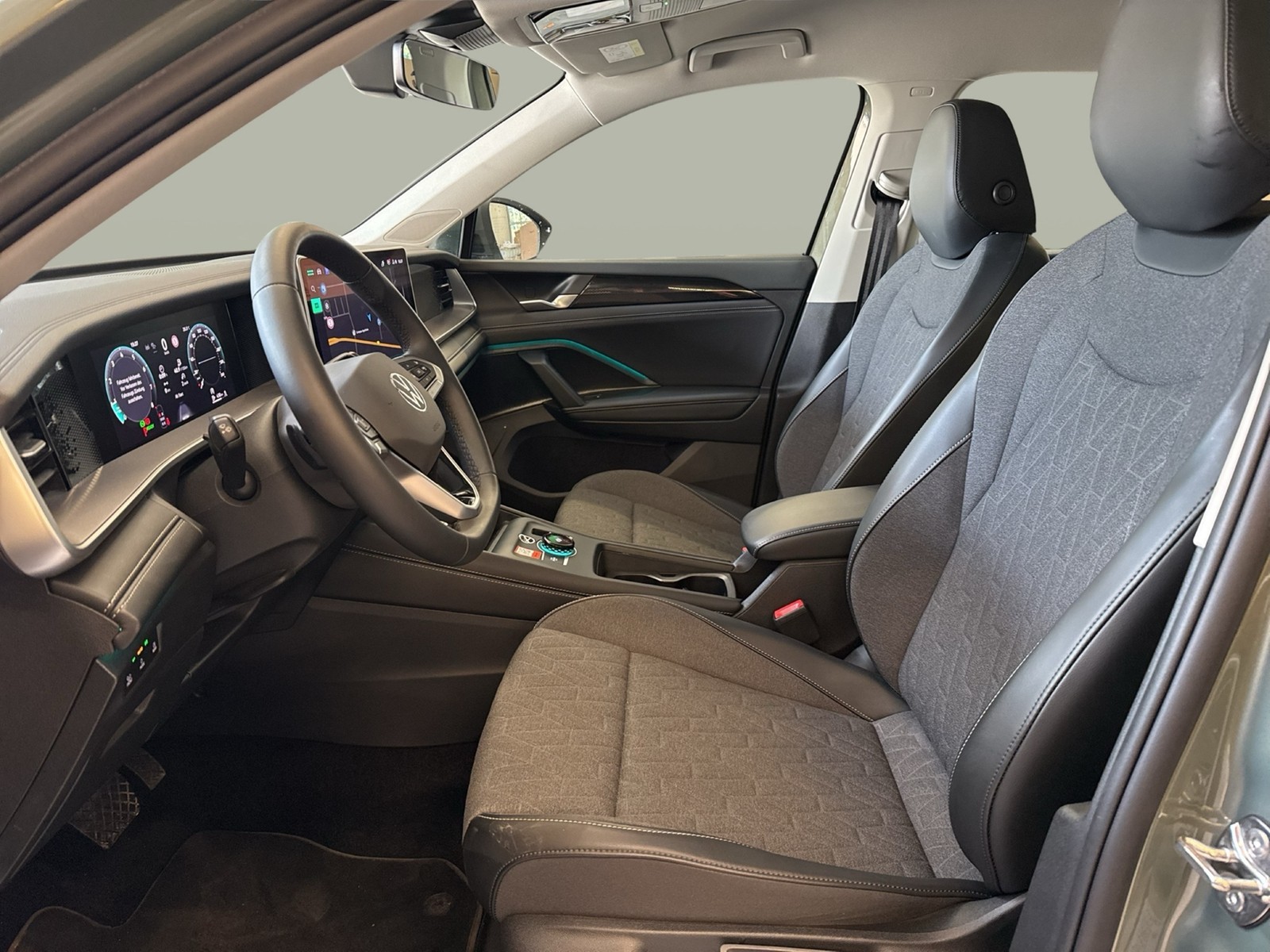 Volkswagen Tayron 1.5 eTSI LIFE 7SITZE 360CAM ACC LM18 NAVI