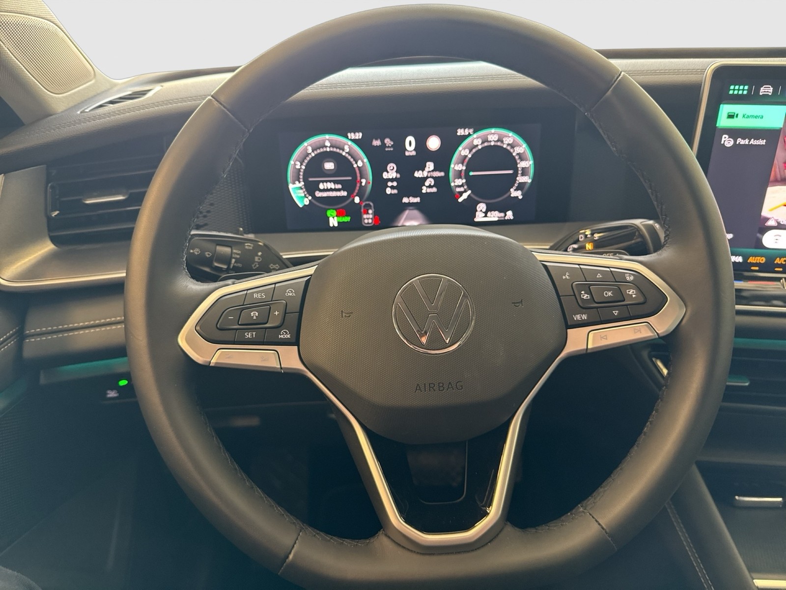 Volkswagen Tayron 1.5 eTSI LIFE 7SITZE 360CAM ACC LM18 NAVI