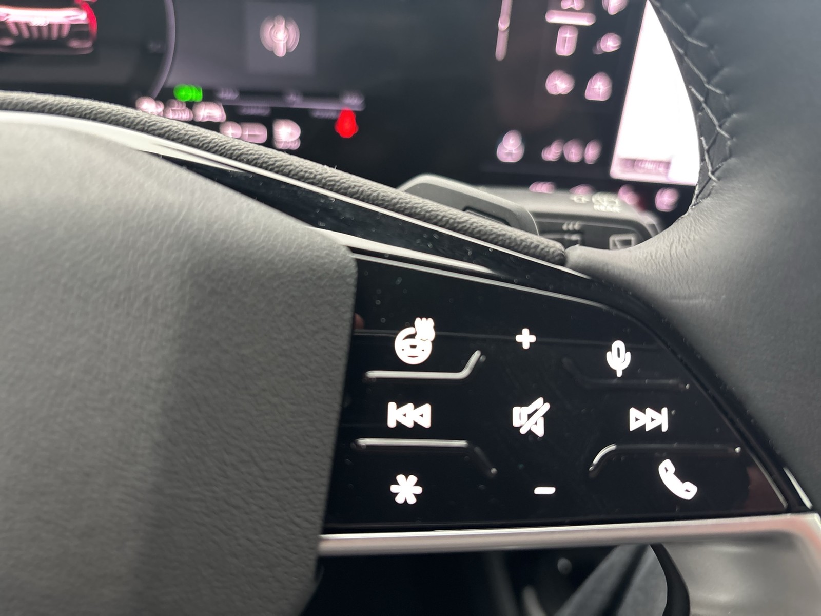 Audi Q6 e-tron quattro advanced BLACKPAK MATRIXLED