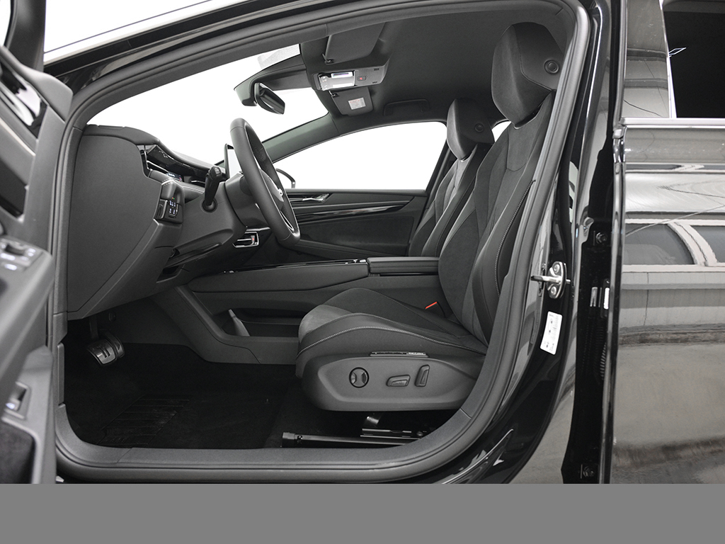 Volkswagen ID.7 Tourer PRO S AHK MATRIXLED eKLAPPE LM20