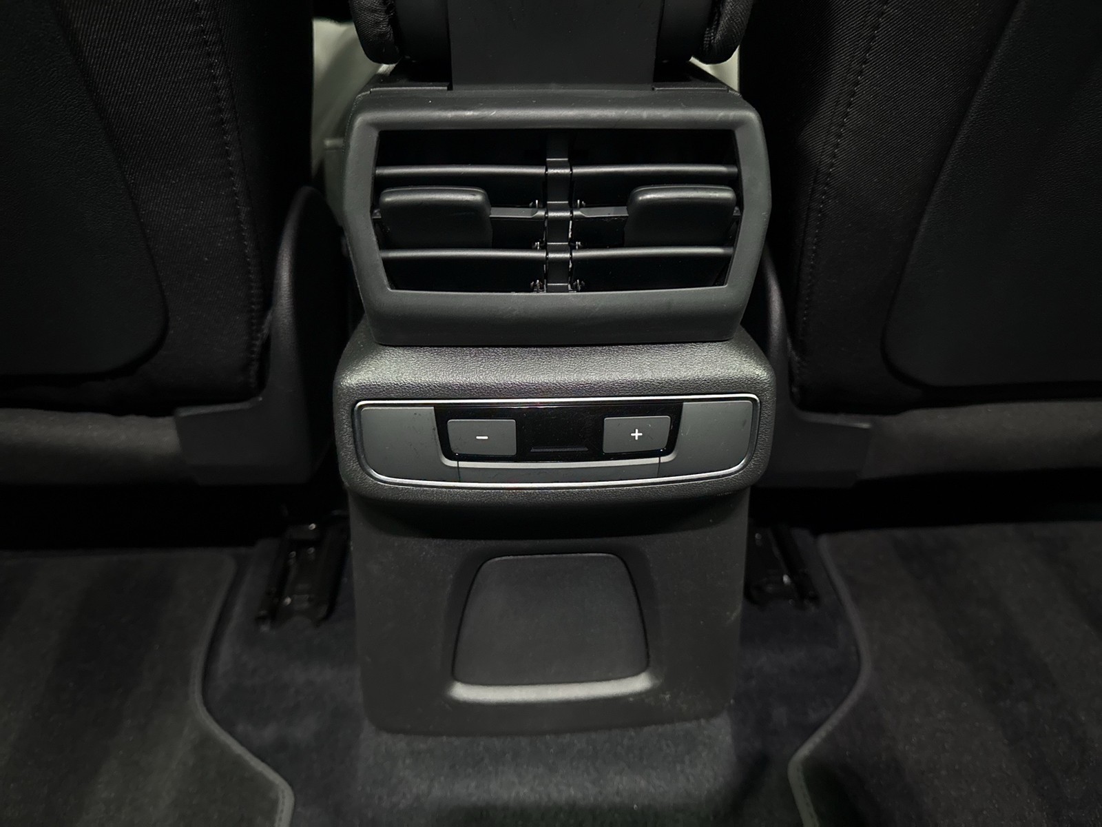 Audi Q4 e-tron Sportback 40 NAVI SITZHEIZ KAMERA ALU20