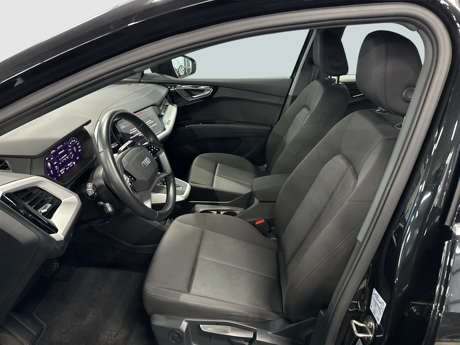 Audi Q4 e-tron Sportback 40 NAVI SITZHEIZ KAMERA ALU20