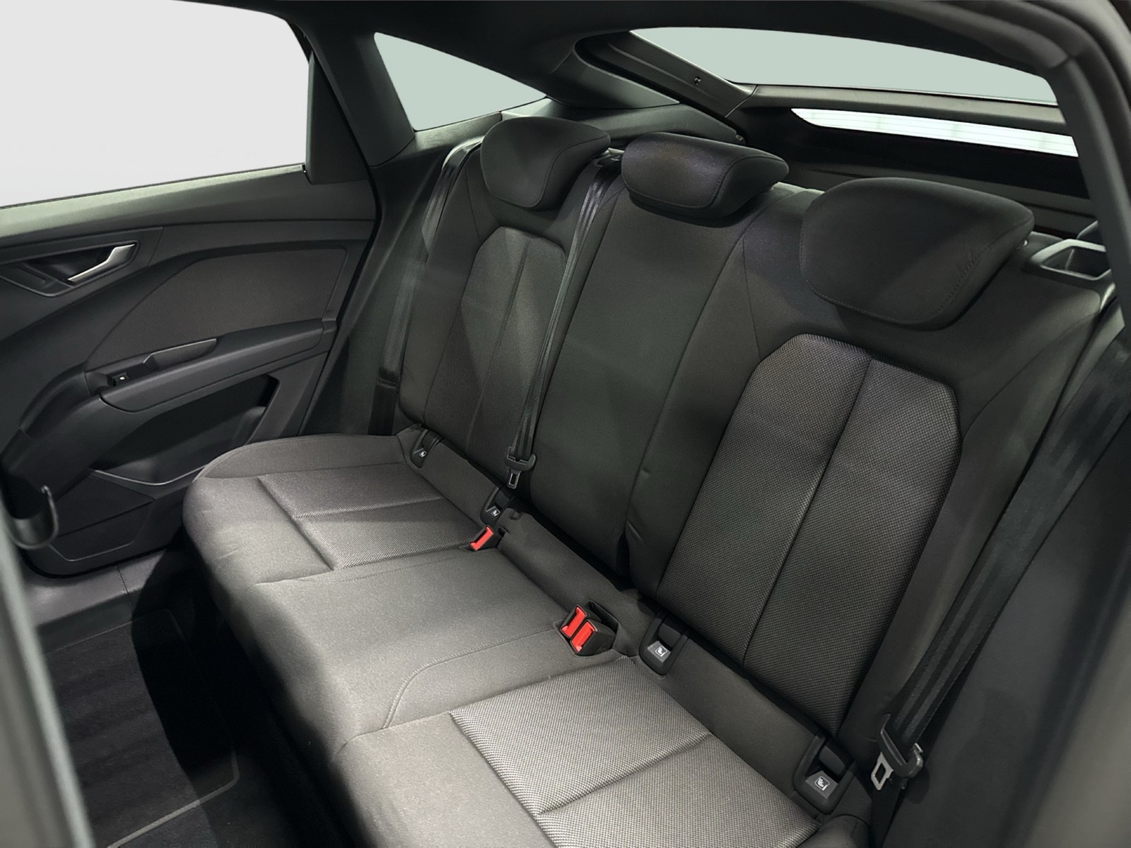 Audi Q4 e-tron Sportback 40 NAVI SITZHEIZ KAMERA ALU20