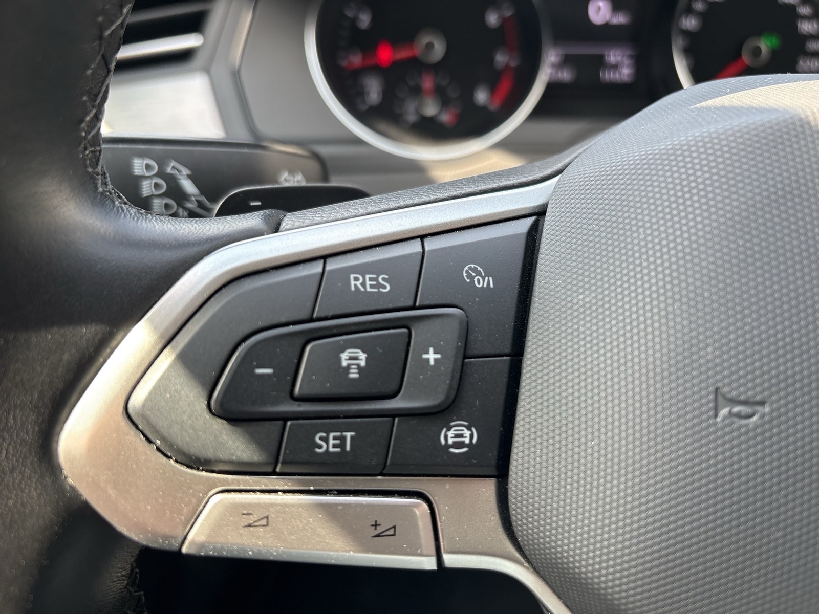Volkswagen Passat Variant 1.5 CAM ACC NAVI CARPLAY SITZHEIZ