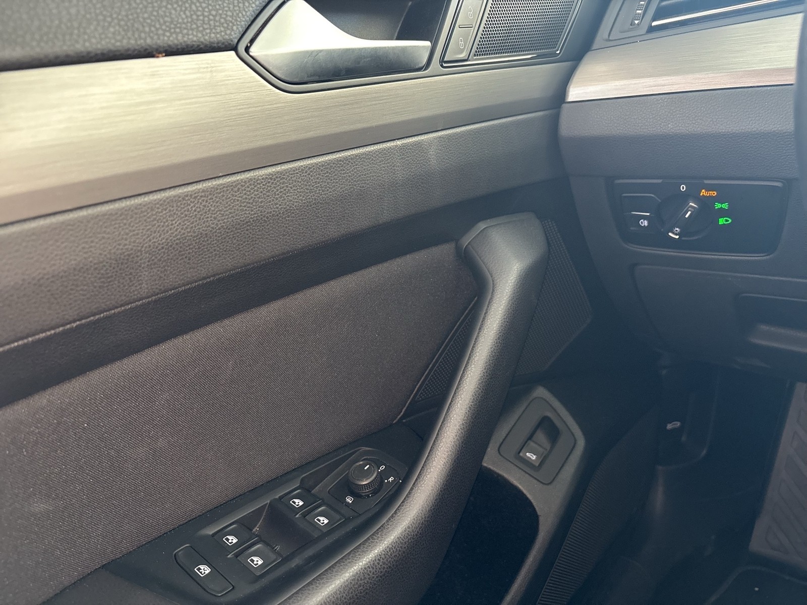 Volkswagen Passat Variant 1.5 CAM ACC NAVI CARPLAY SITZHEIZ