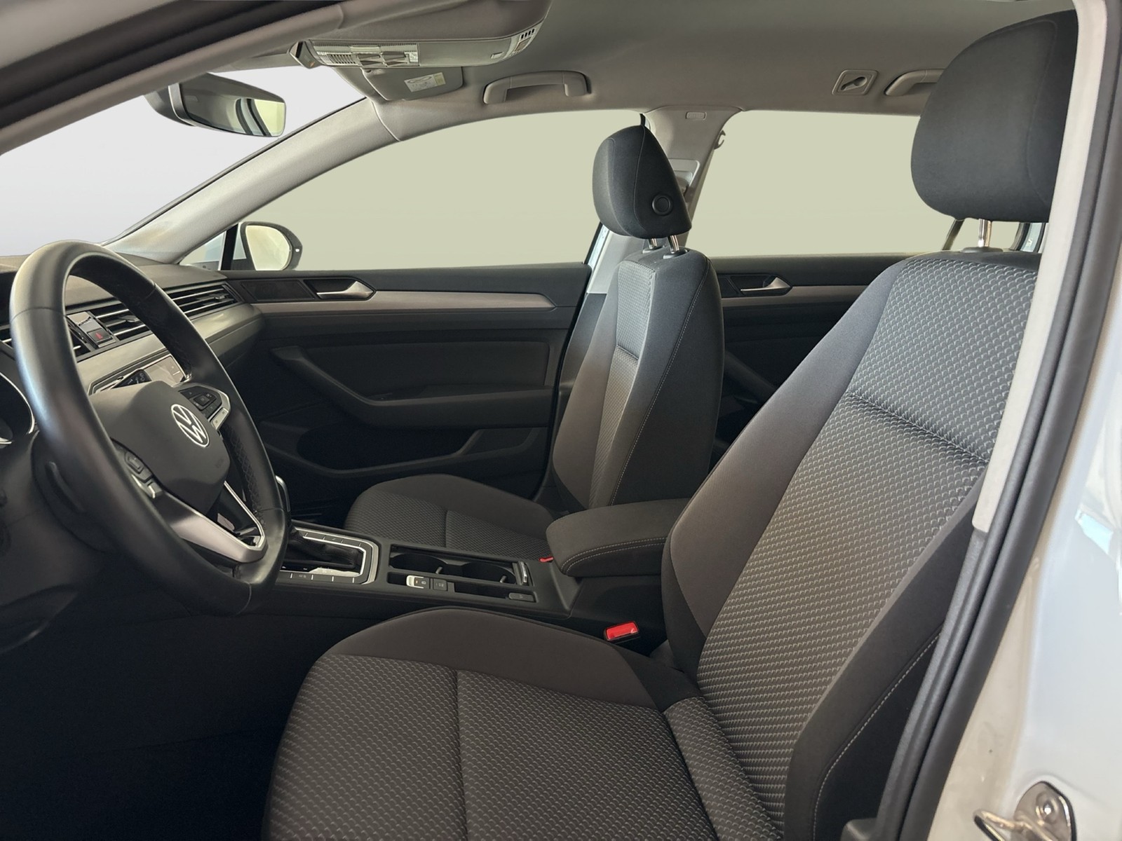 Volkswagen Passat Variant 1.5 CAM ACC NAVI CARPLAY SITZHEIZ
