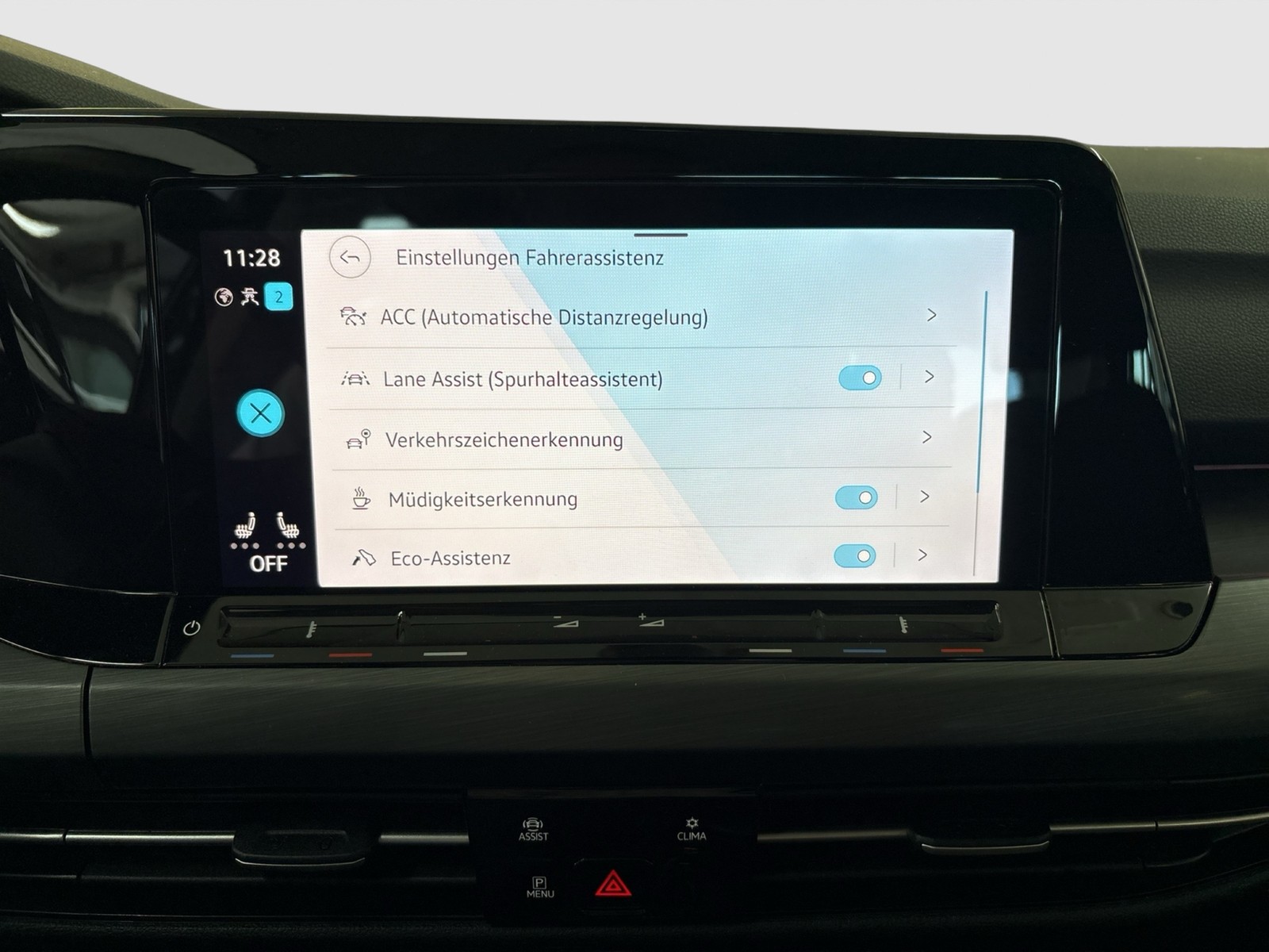 Volkswagen Golf VIII 2.0 STYLE CAM ACC LM17 NAVI LED+