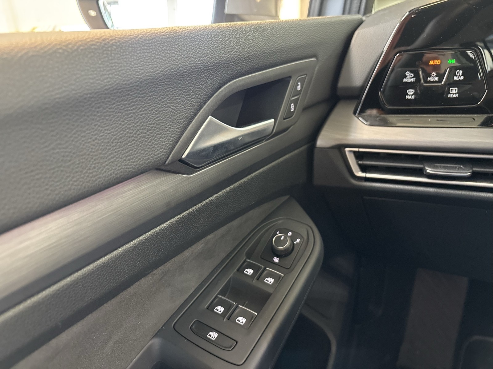 Volkswagen Golf VIII 2.0 STYLE CAM ACC LM17 NAVI LED+