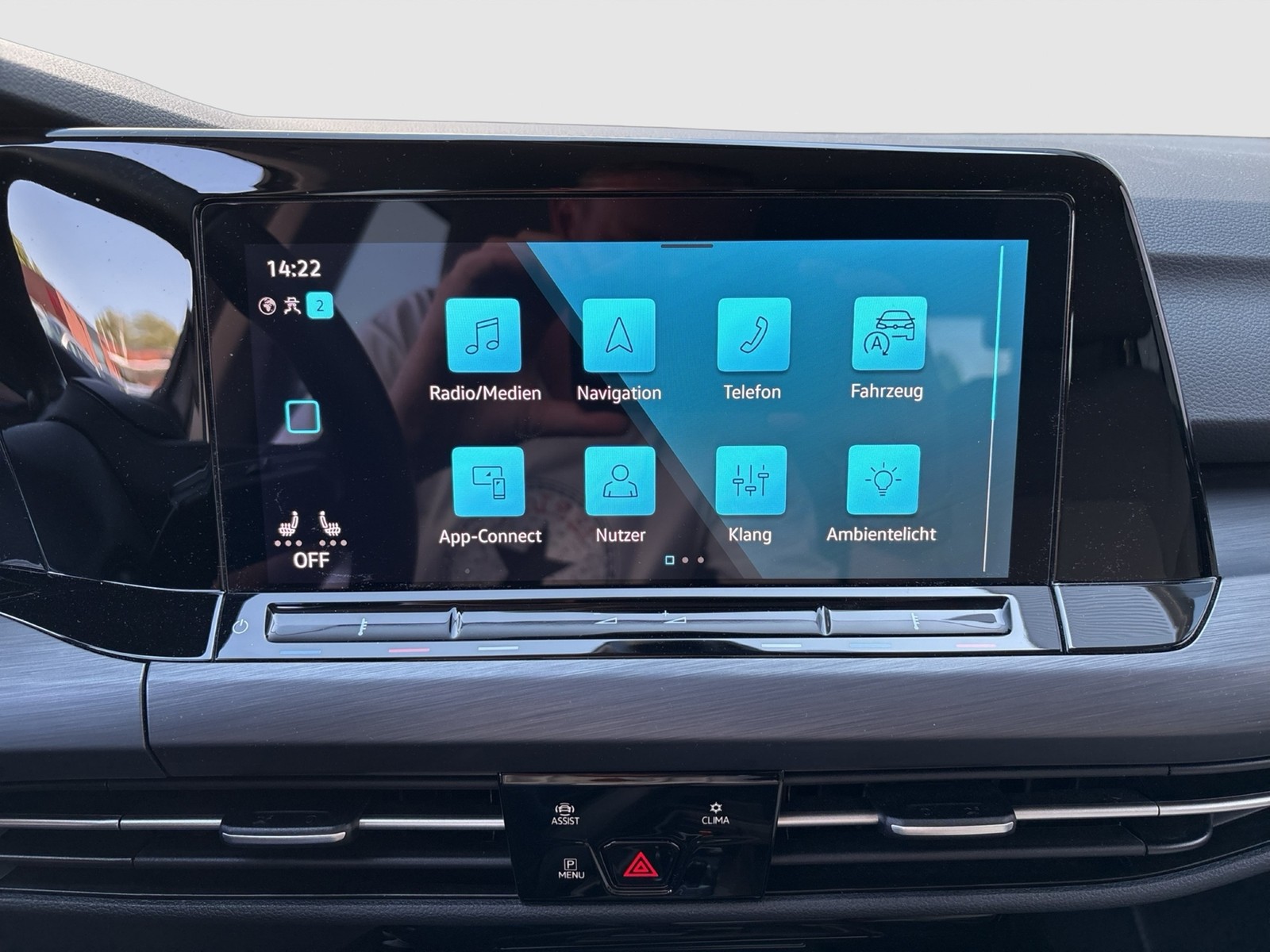 Volkswagen Golf VIII 1.5 eTSI STYLE CAM ACC LM18 NAVI LED+