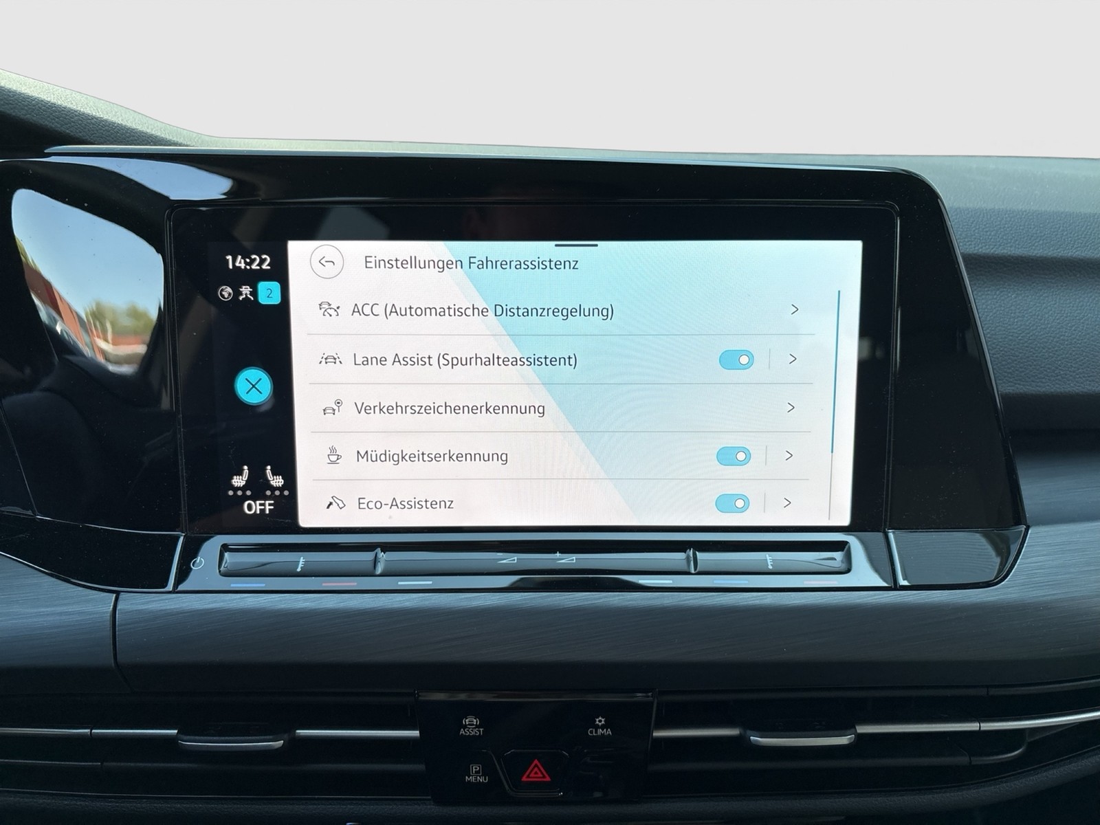 Volkswagen Golf VIII 1.5 eTSI STYLE CAM ACC LM18 NAVI LED+
