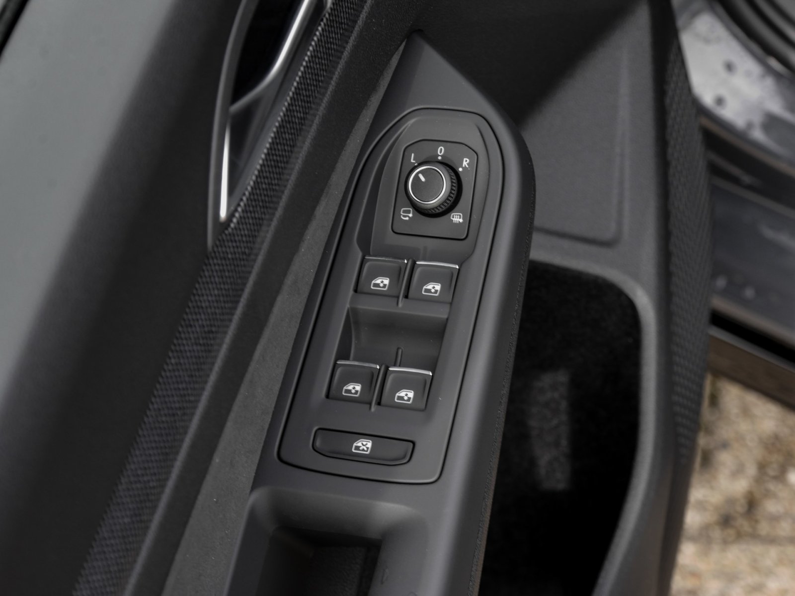 Volkswagen Golf 1.5 R-LINE DSG BLACKSTYLE MATRIXLED 360CAM