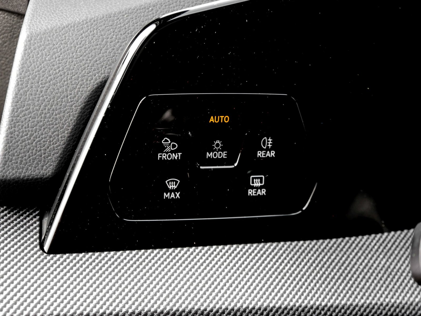 Volkswagen Golf 1.5 R-LINE DSG BLACKSTYLE MATRIXLED 360CAM