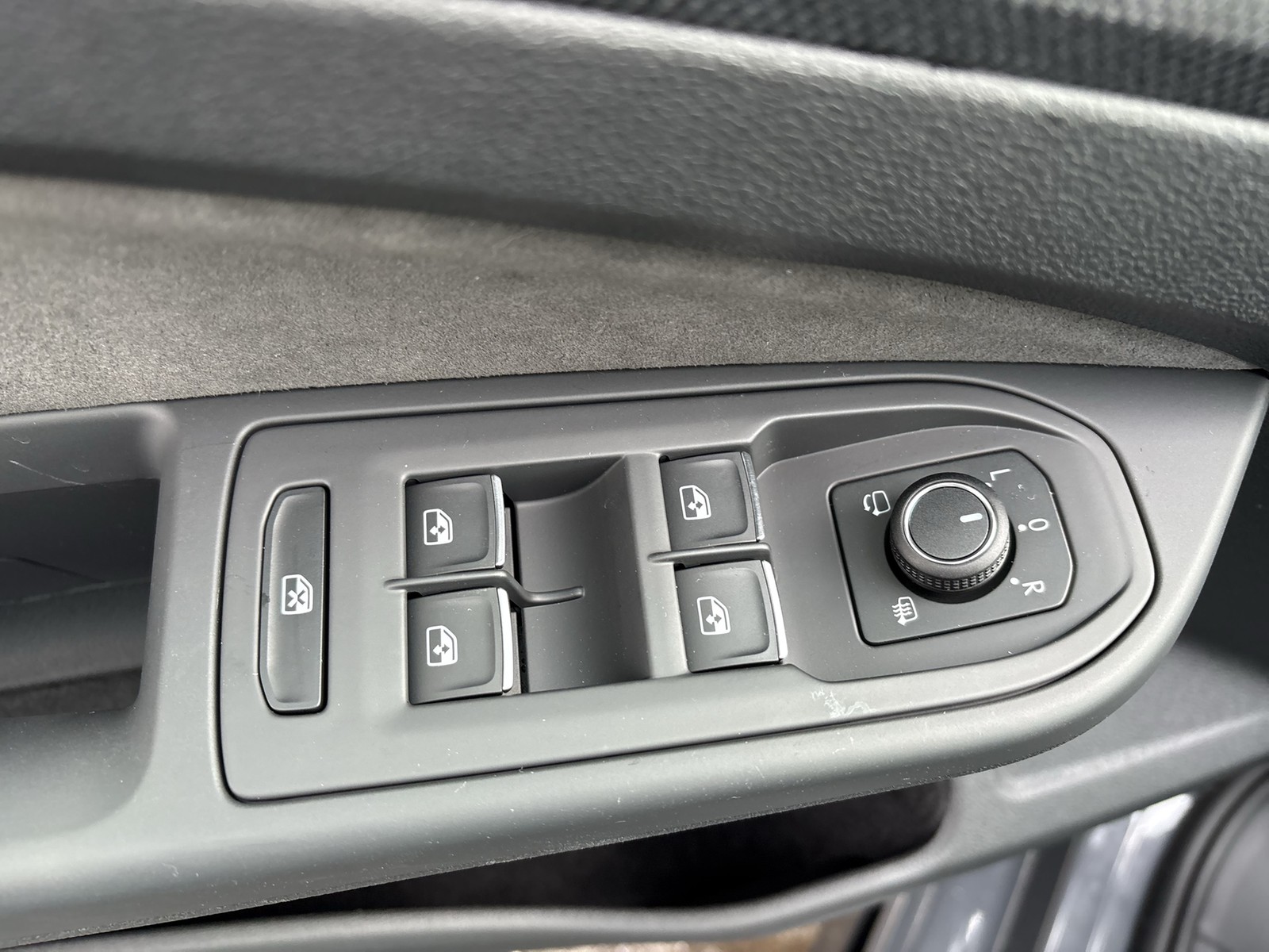 Volkswagen Golf 1.5 R-LINE DSG BLACKSTYLE MATRIXLED 360CAM