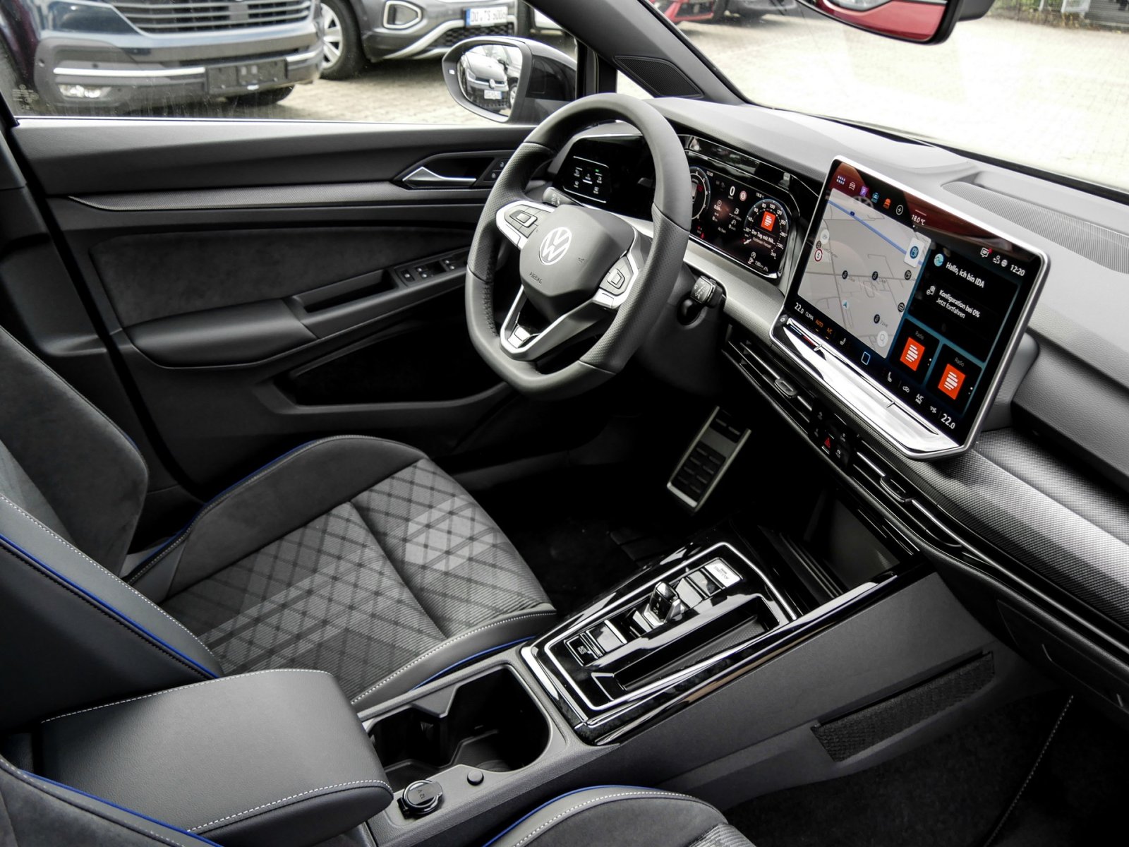 Volkswagen Golf 1.5 R-LINE DSG BLACKSTYLE MATRIXLED 360CAM