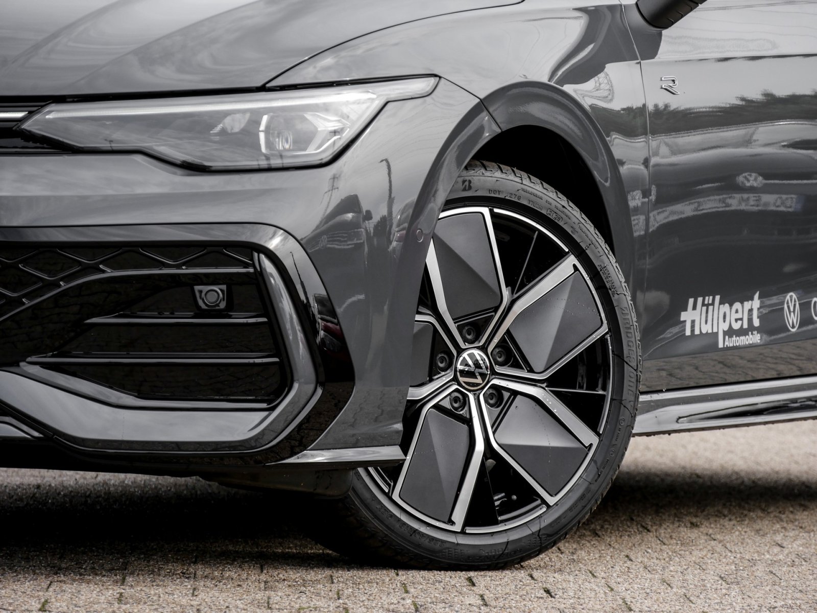 Volkswagen Golf 1.5 R-LINE DSG BLACKSTYLE MATRIXLED 360CAM