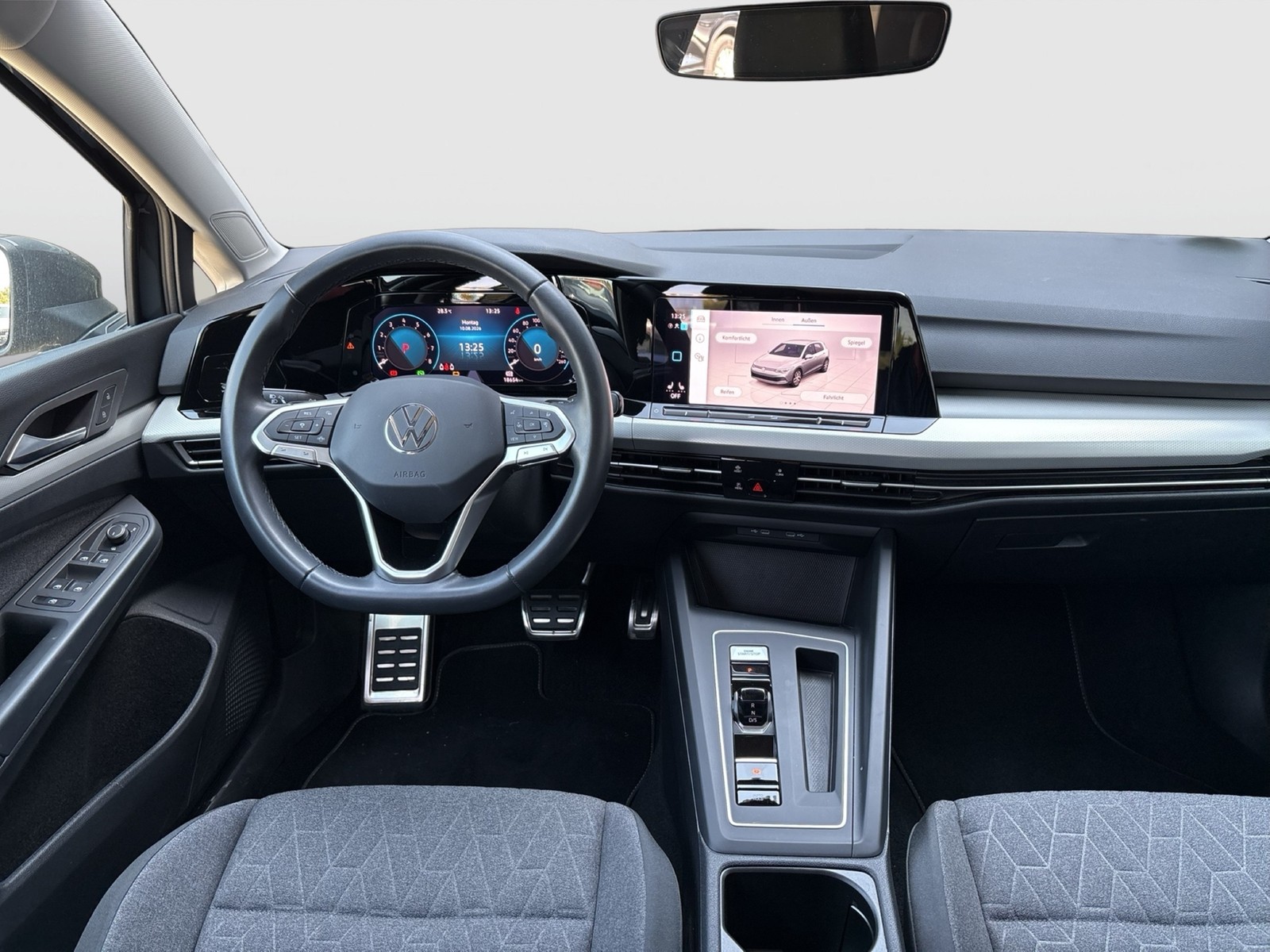 Volkswagen Golf VIII 1.0 eTSI MOVE CAM CARPLAY ALU SITZHEIZ