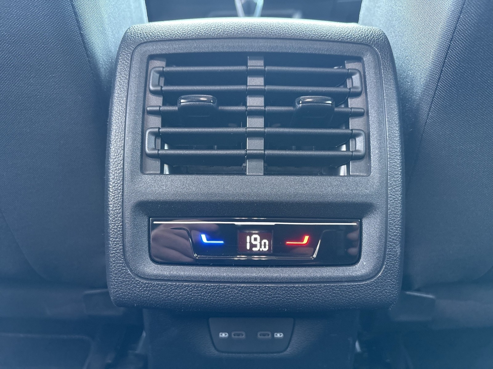 Volkswagen Golf VIII 1.0 MOVE ACC CARPLAY ALU SITZHEIZUNG