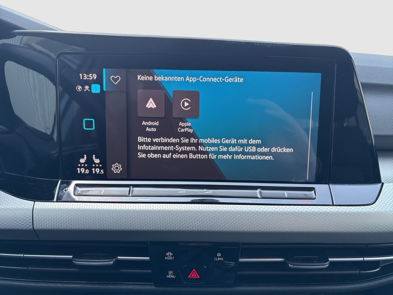Volkswagen Golf VIII 1.0 MOVE ACC CARPLAY ALU SITZHEIZUNG