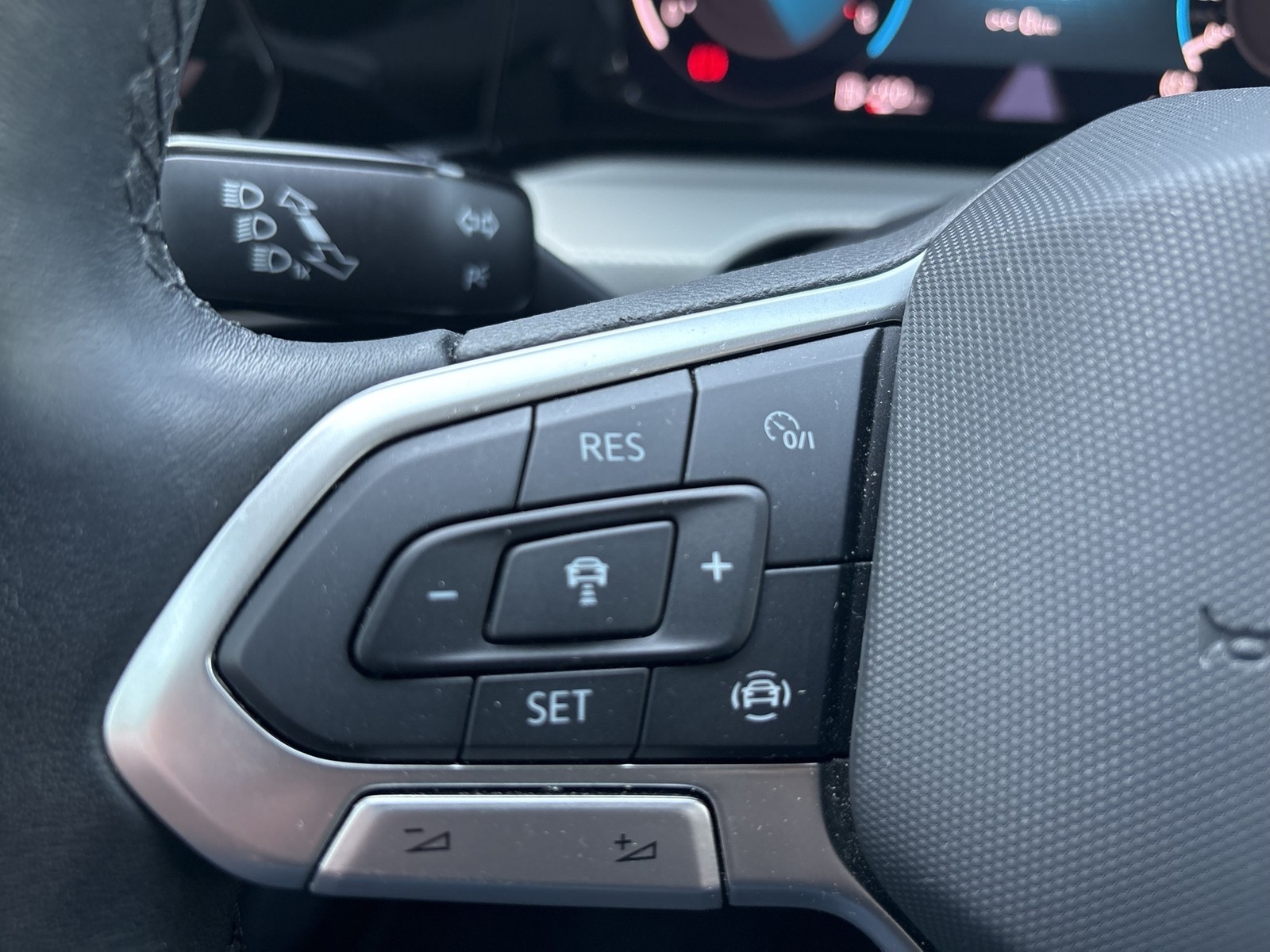 Volkswagen Golf VIII 1.0 MOVE ACC CARPLAY ALU SITZHEIZUNG