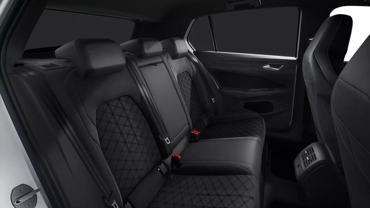 Volkswagen Golf VIII Lim. R-LINE NAVI AHK KAMERA SITZHEIZ.