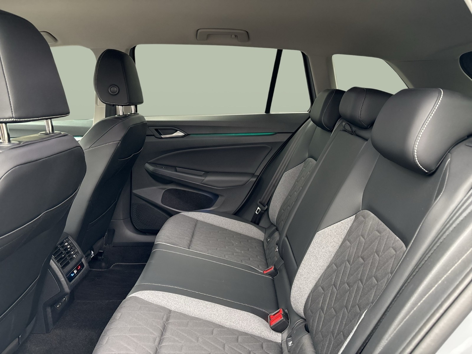 Volkswagen Golf Variant VIII 1.5 eTSI GOAL AHK 360°CAM ACC