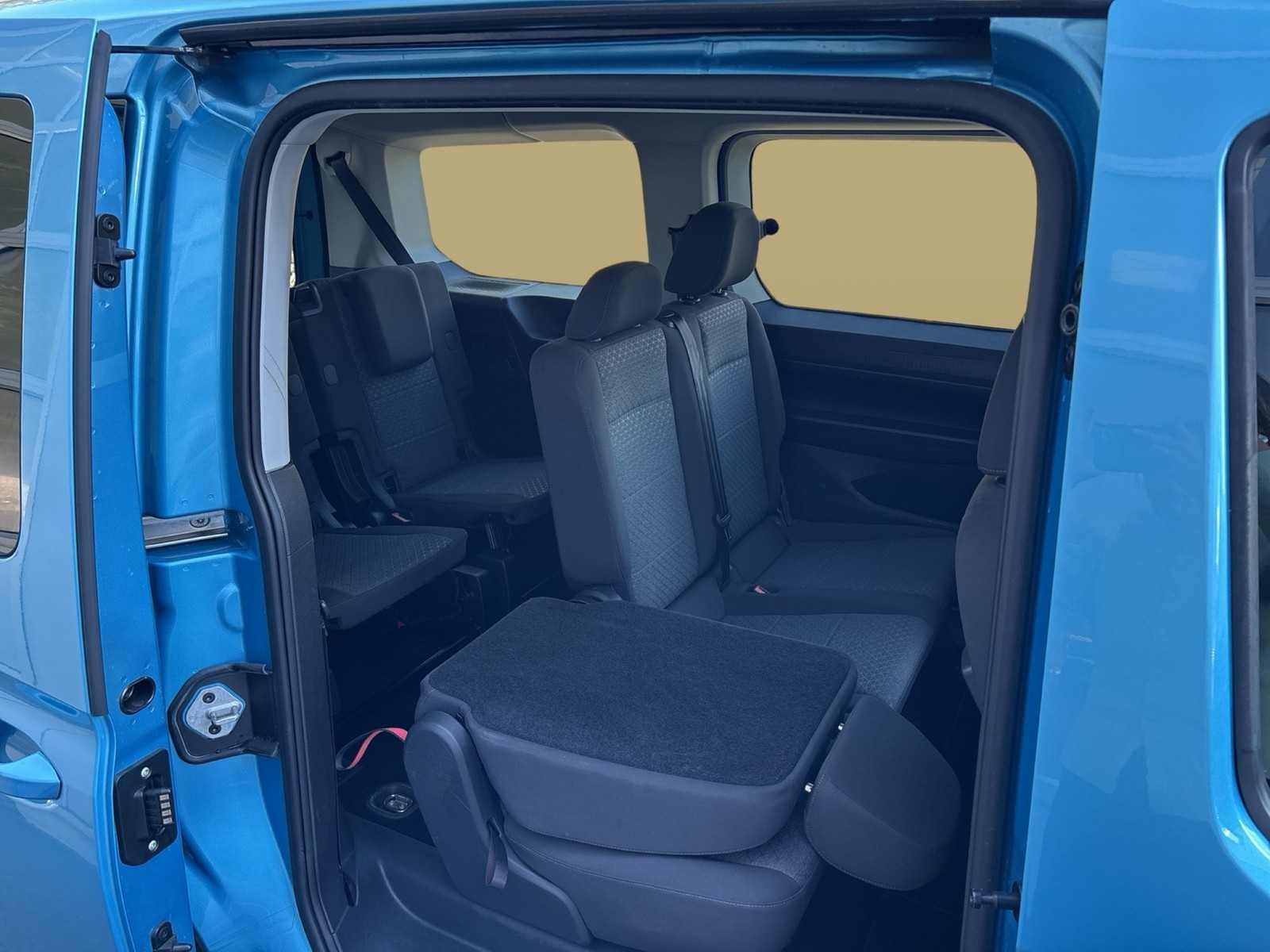 Ford Grand Tourneo Connect 2.0 TITANIUM AHK ACC NAVI
