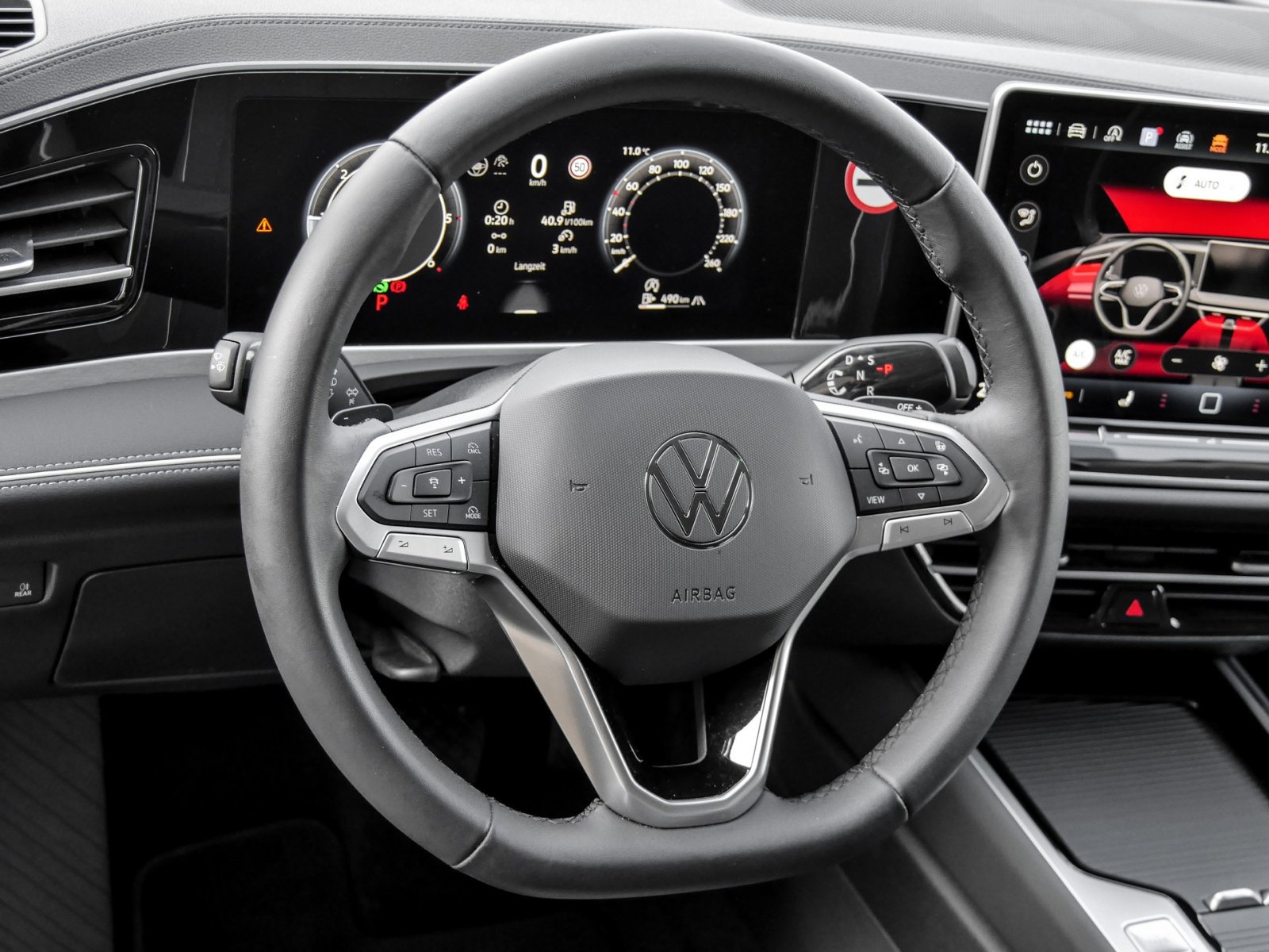 Volkswagen Passat Variant 2.0 ELEGANCE NEUES MODELL AHK CAM ACC LM17 NAVI
